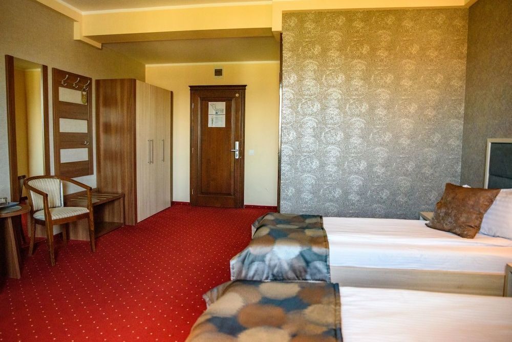 Hotel Stefani Triple Room 7