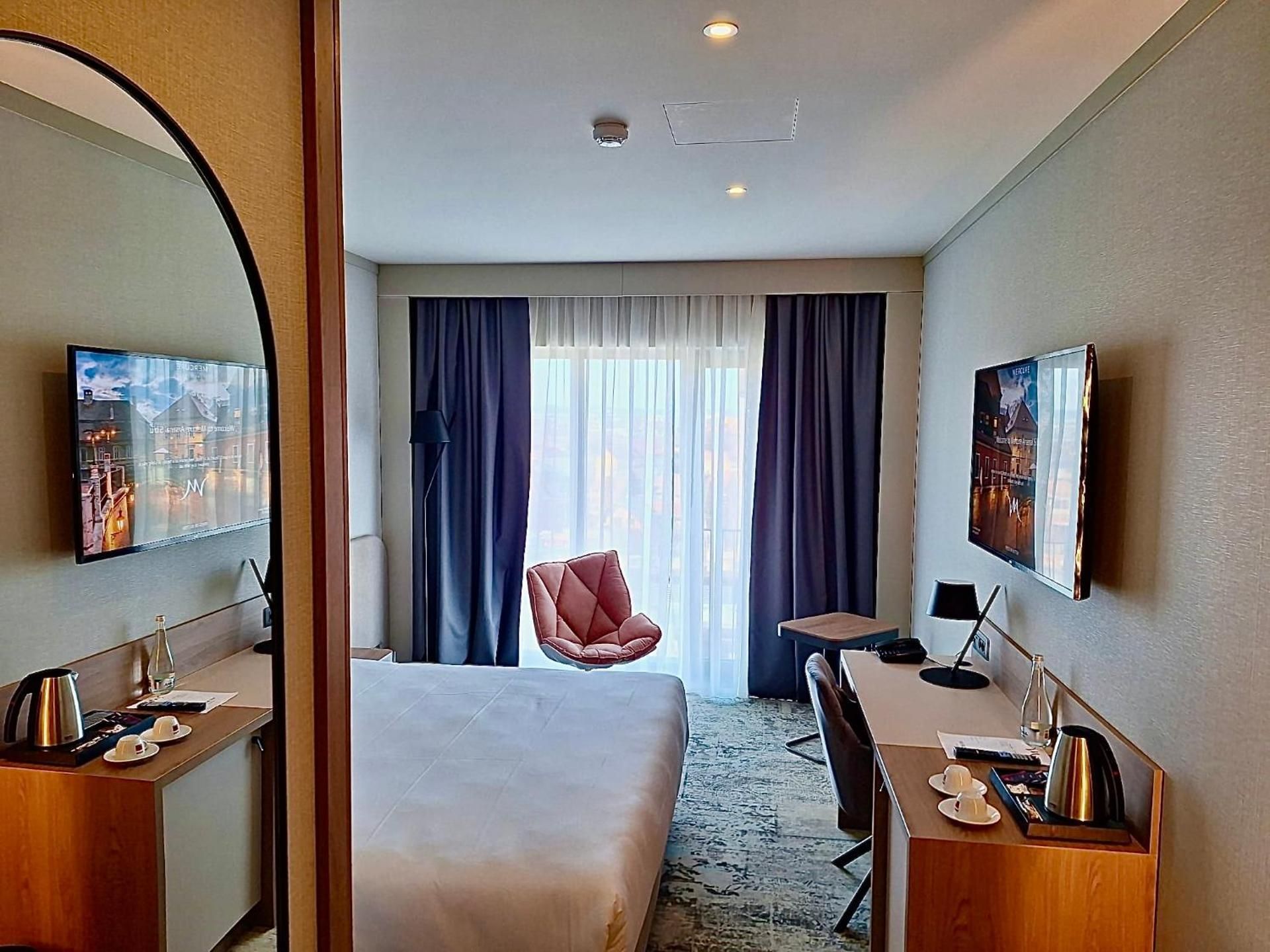 Superior Room with 1 King Size Bed