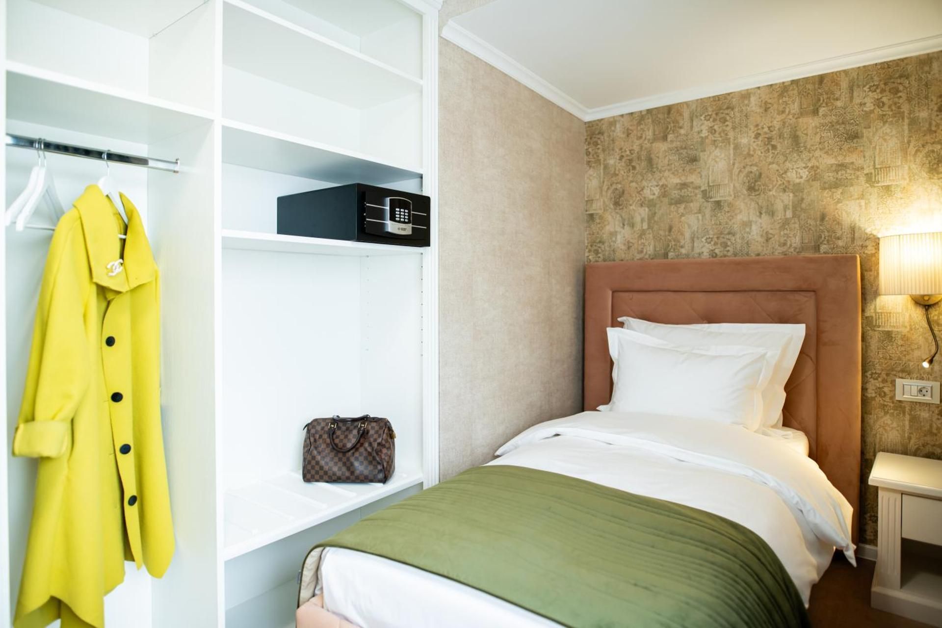 Deluxe Single Room