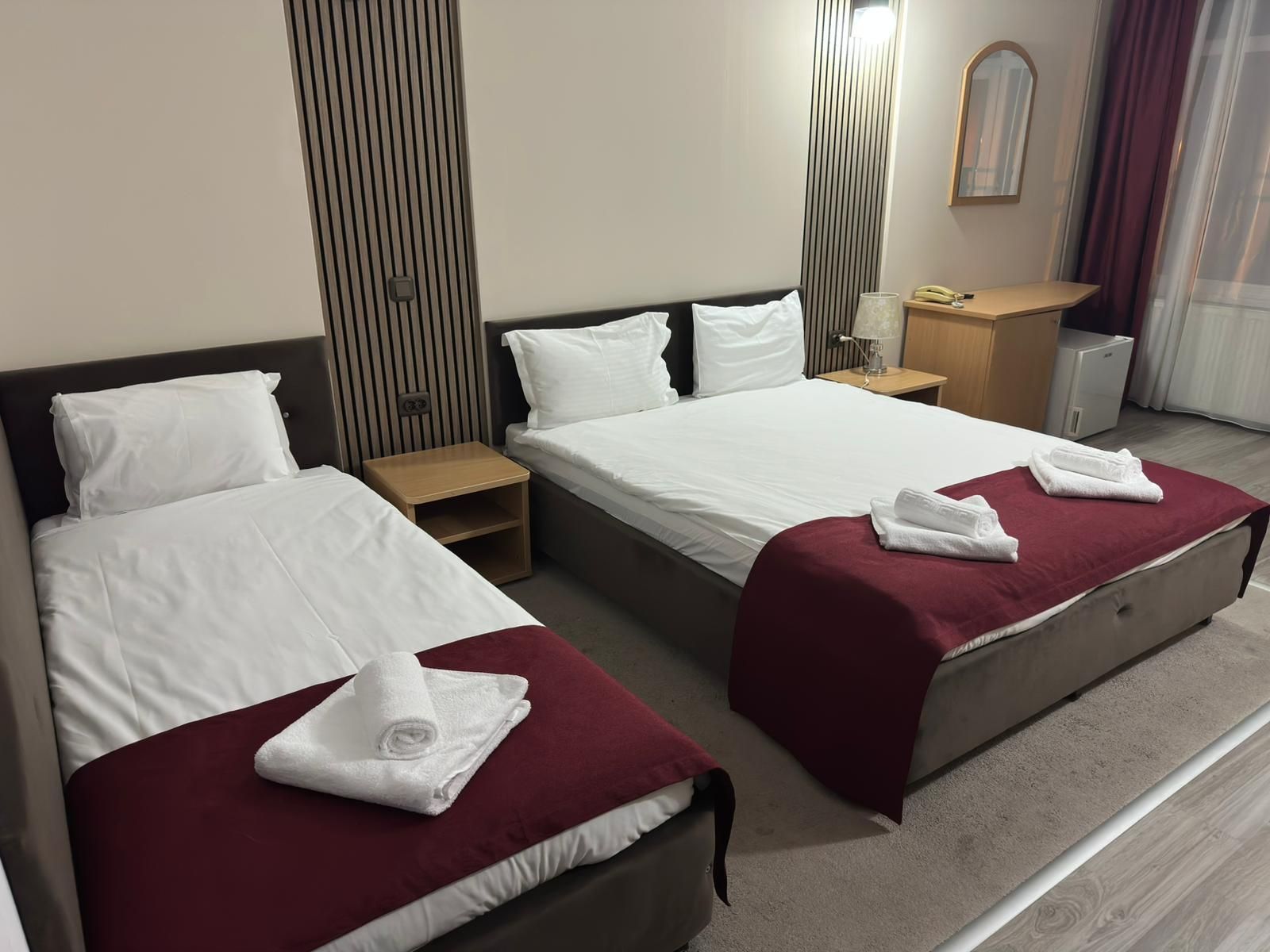 Hotel Apollo Central Triple - 1 Queen 1 Single 2