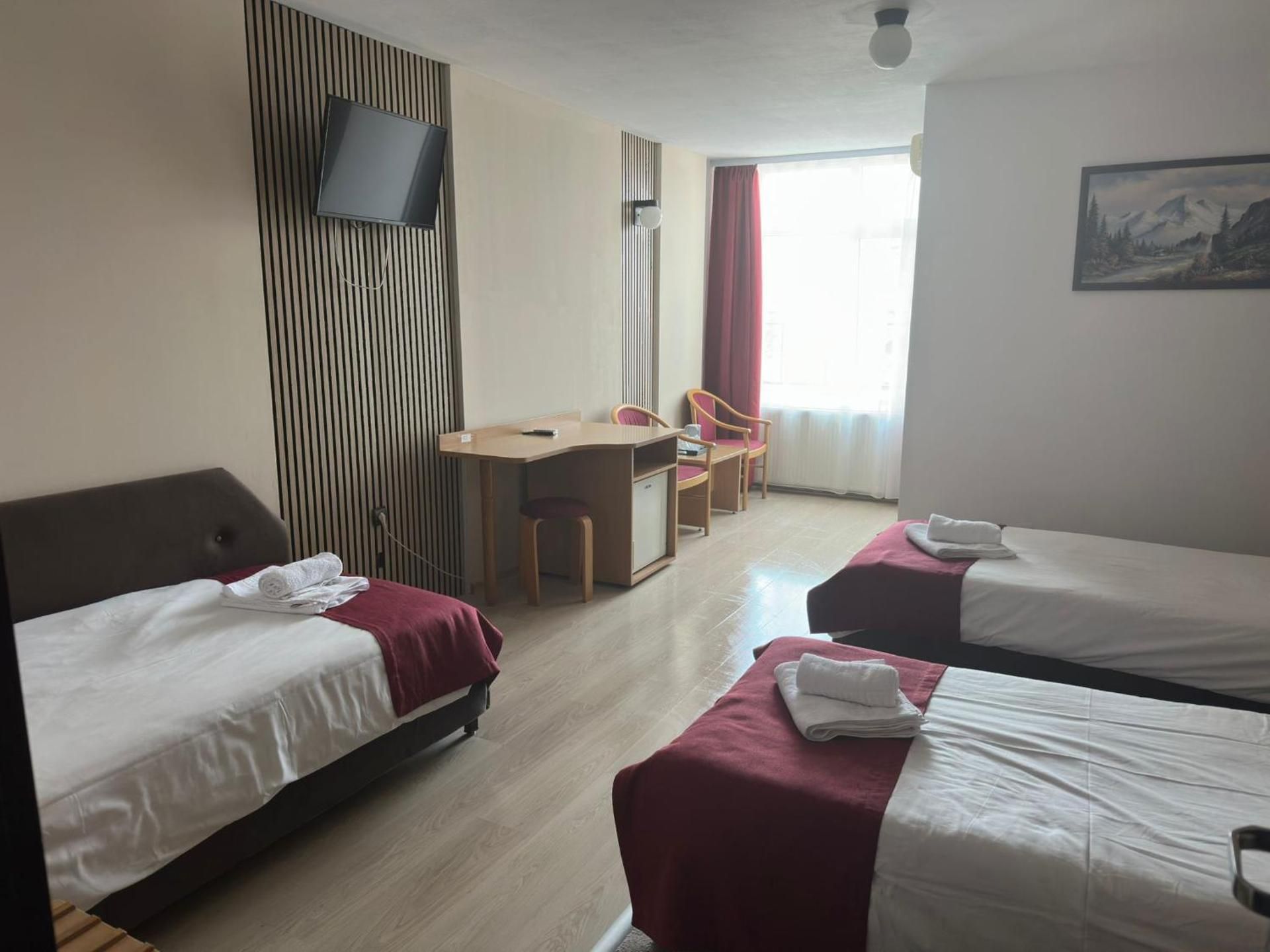 Hotel Apollo Central Triple Room 2