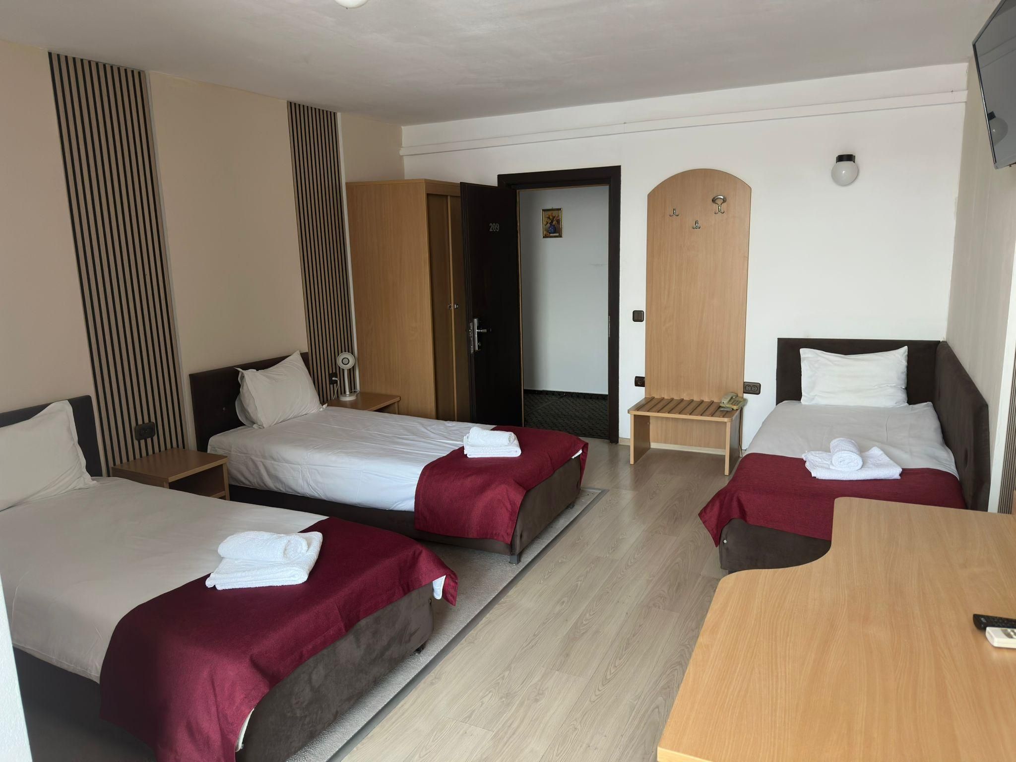 Triple - 3 Single Beds-Non-Refundable-1 Schedule Change Possible