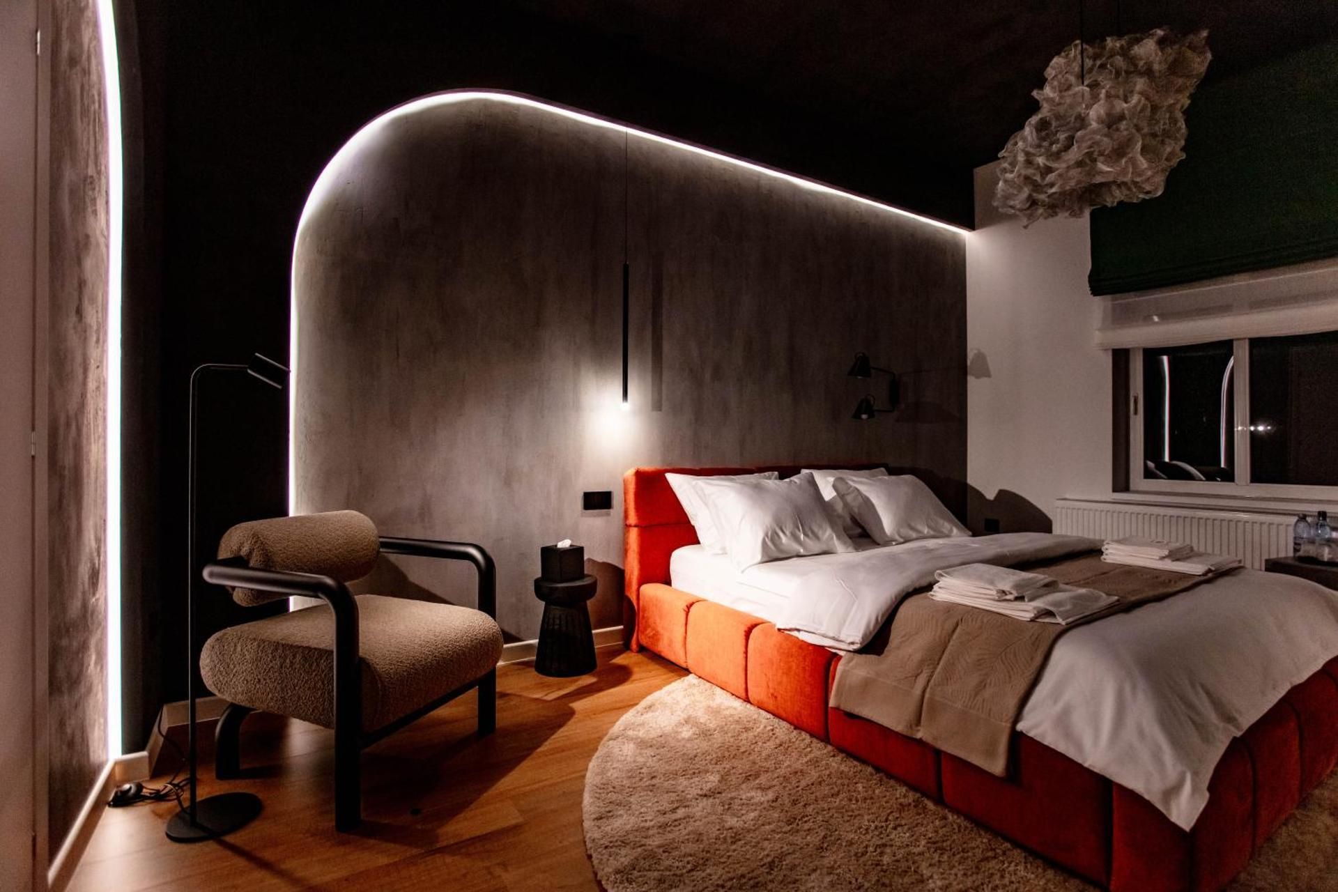 Queen Room