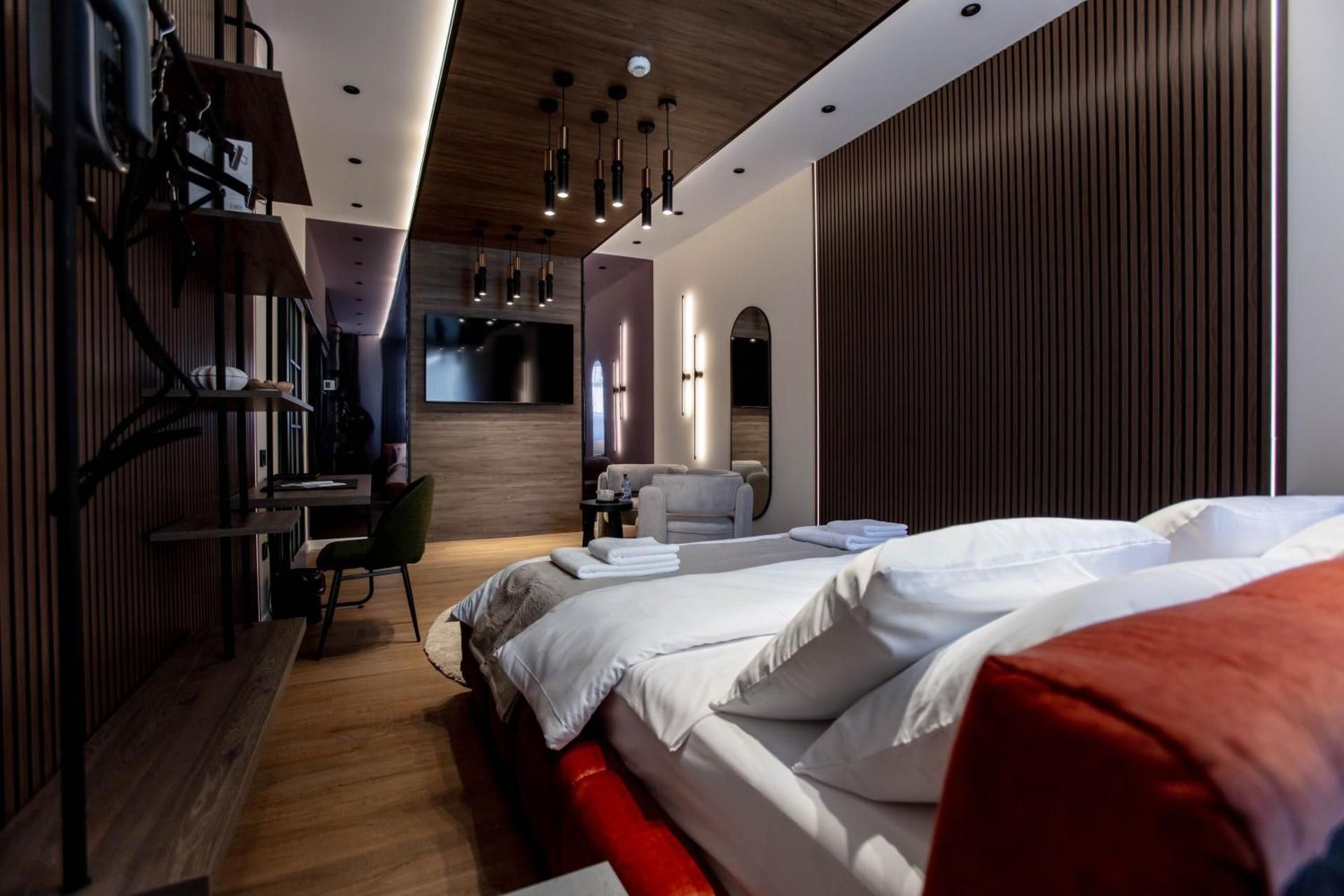 Superior King Room