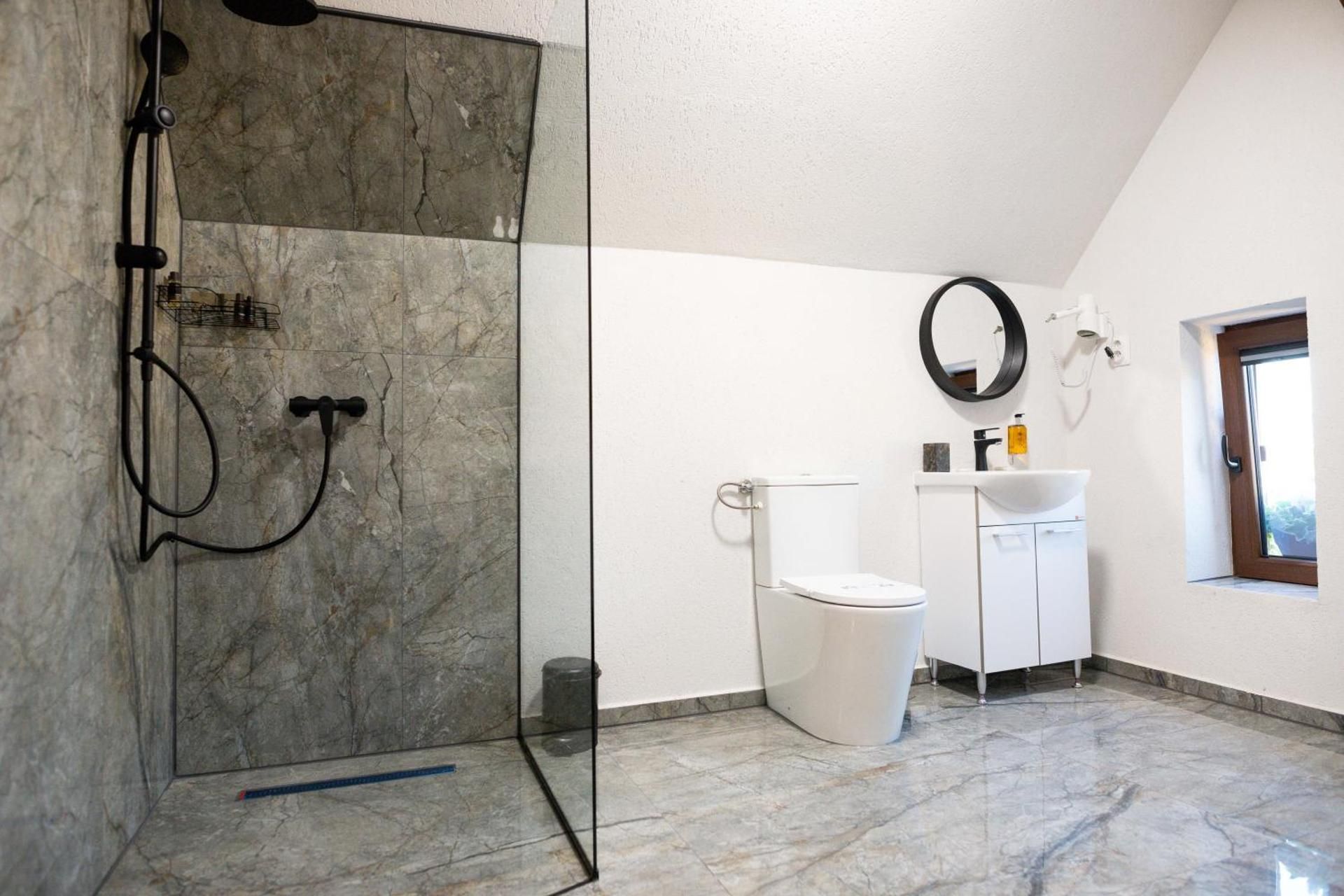 King Room with Spa Bath