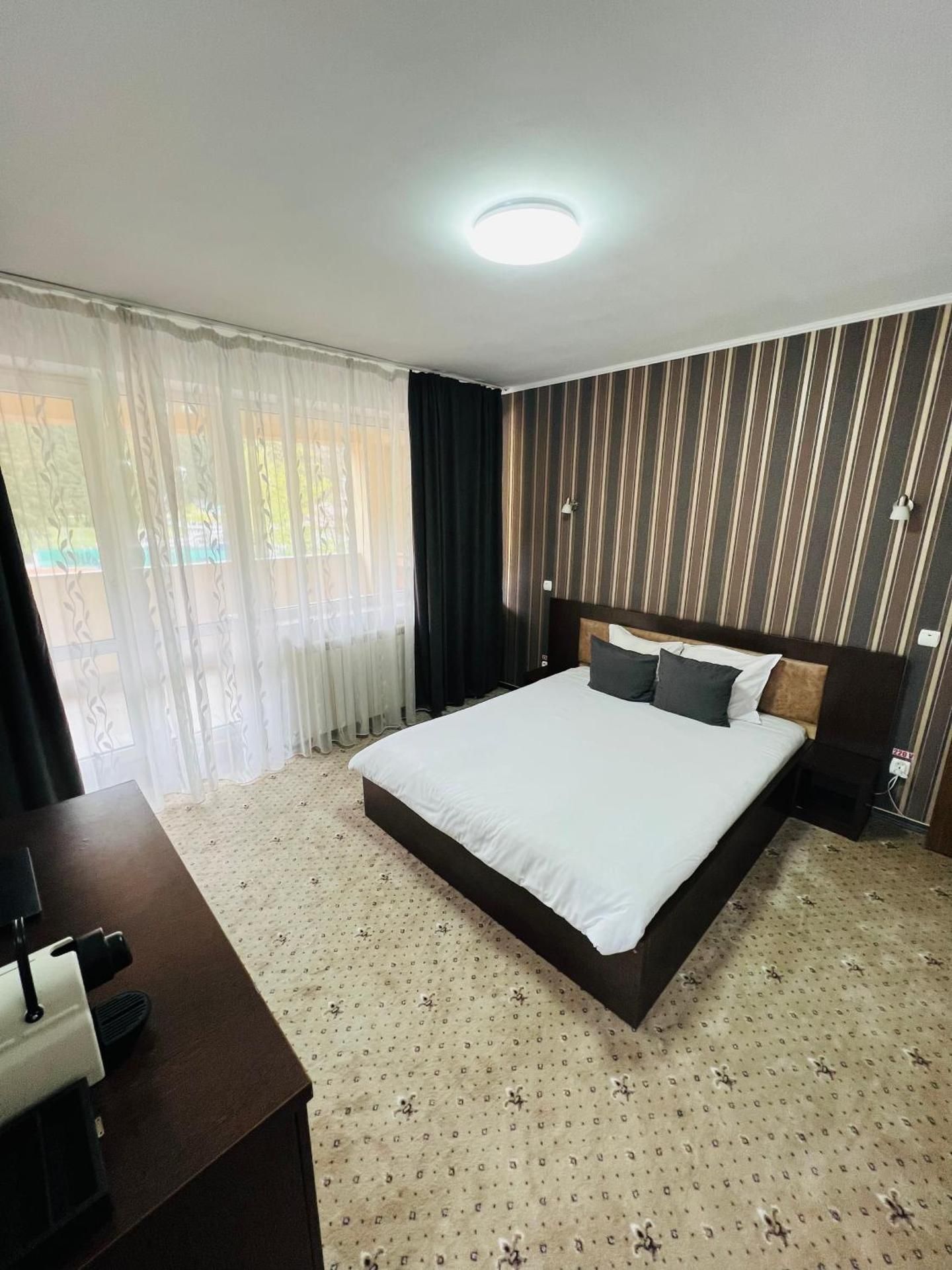 King Room with Mountain View