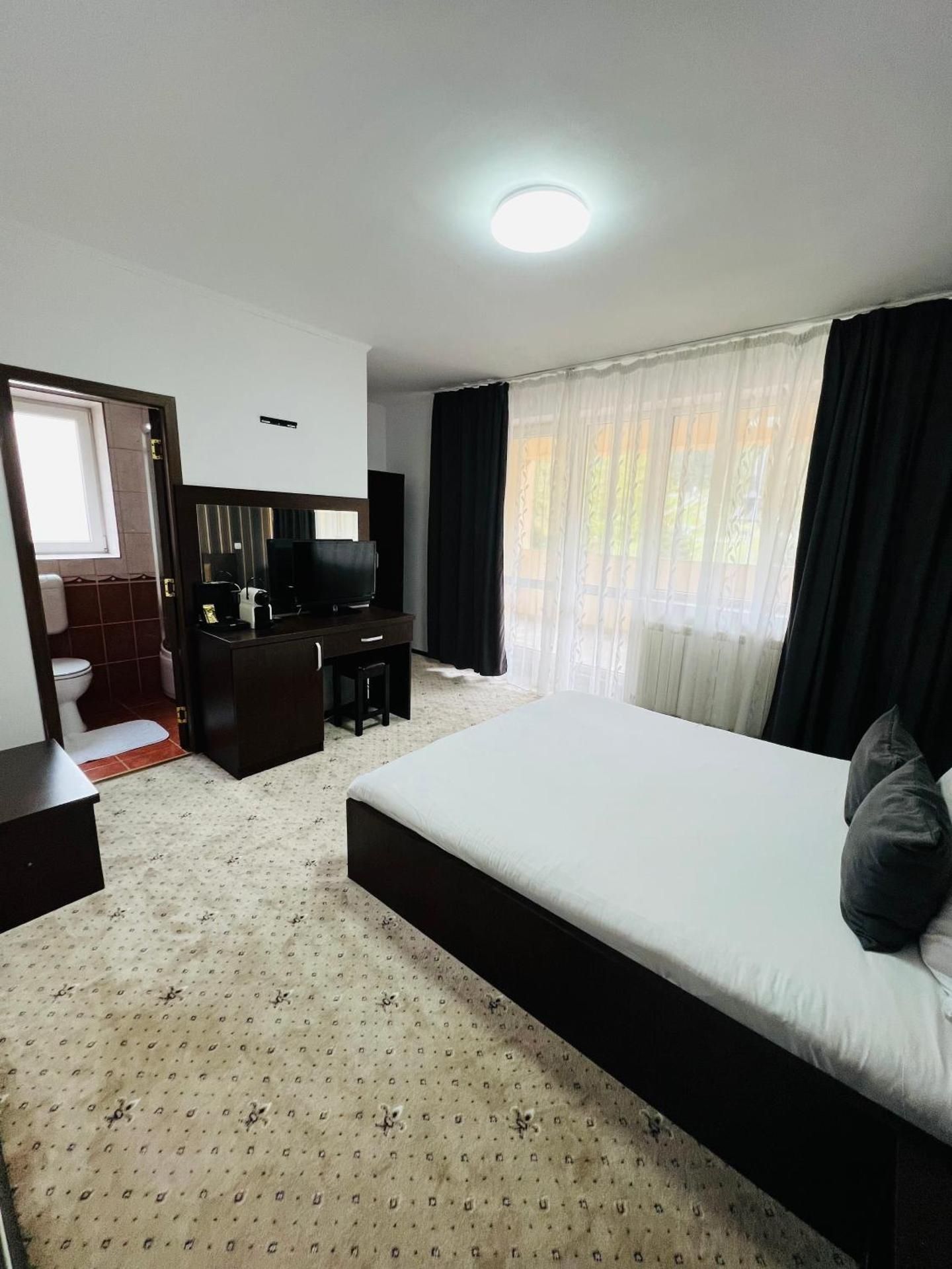 King Room with Mountain View