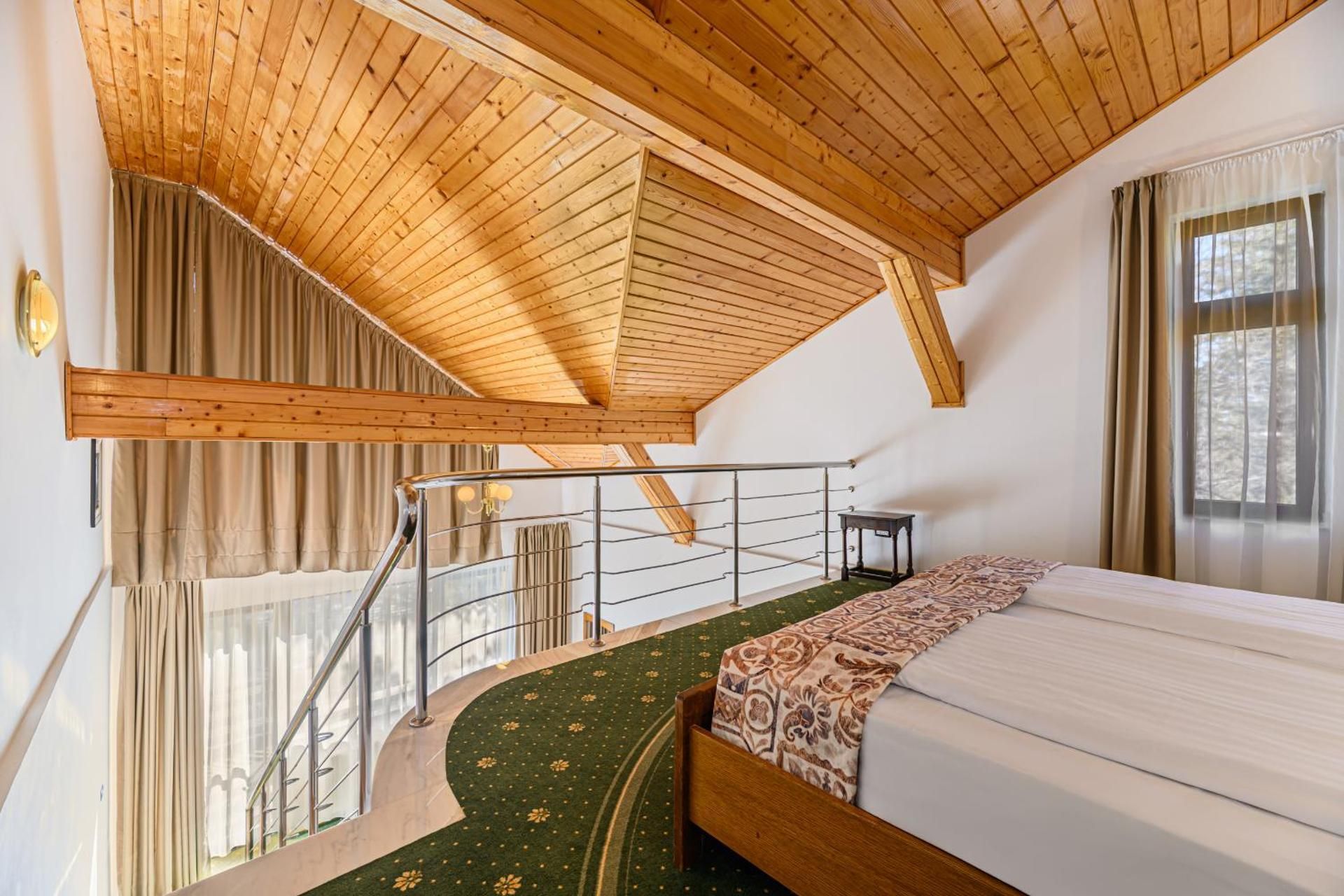 One-Bedroom Loft Apartment with Balcony