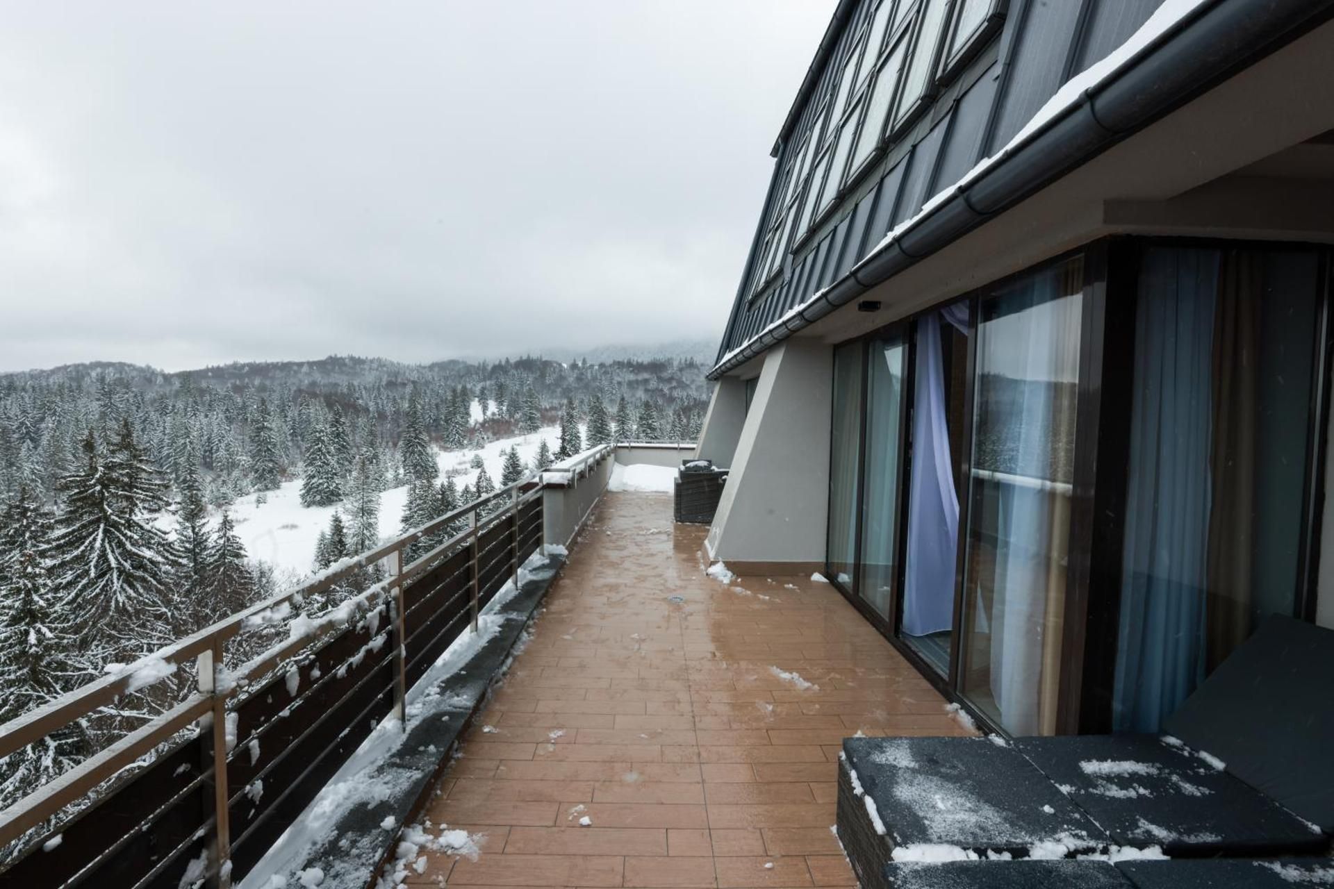 Elexus Poiana Brasov Penthouse Postavaru with Hot Tube & Fireplace 2