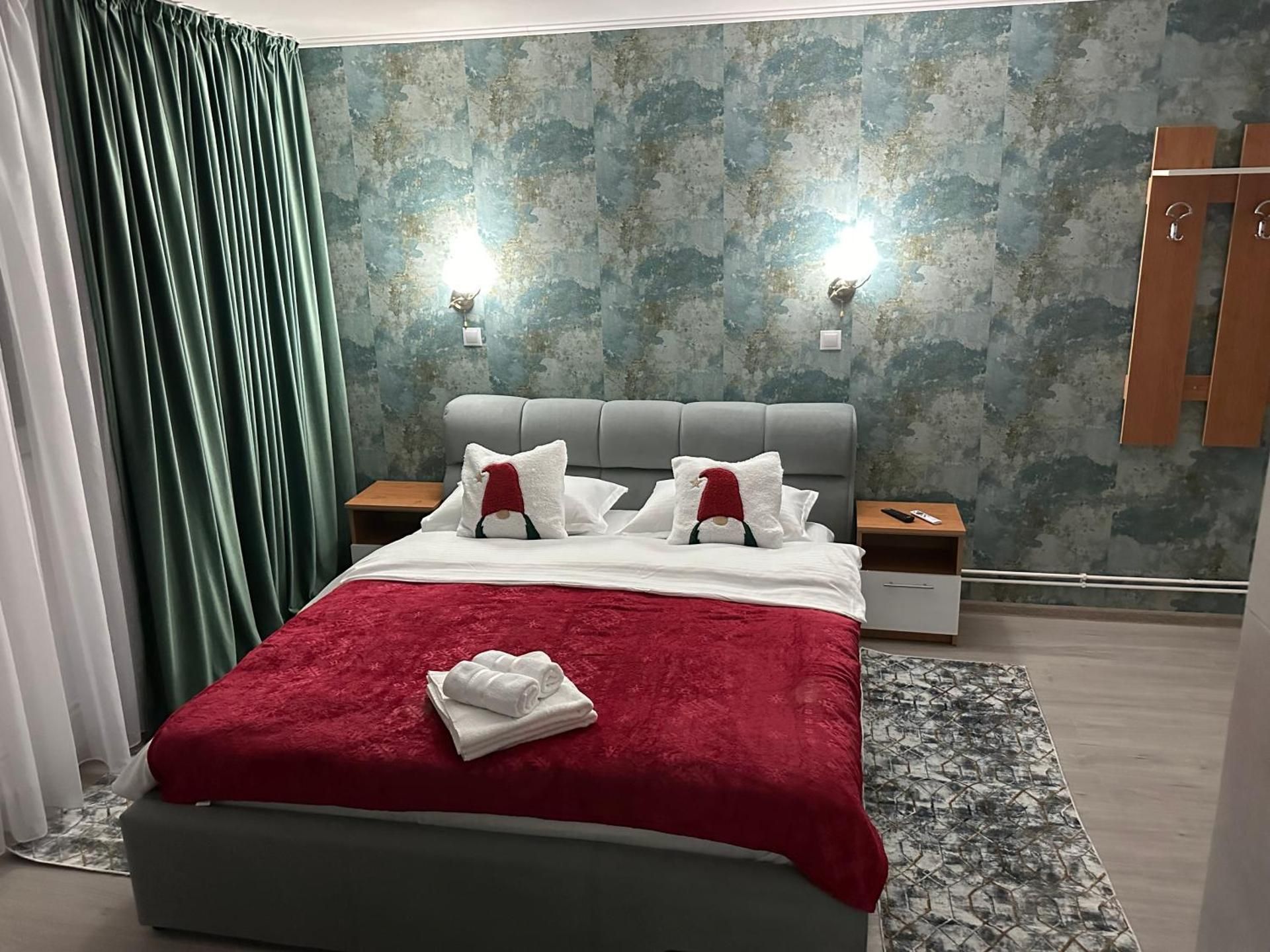 Deluxe Room (2 Adults + 1 Child)