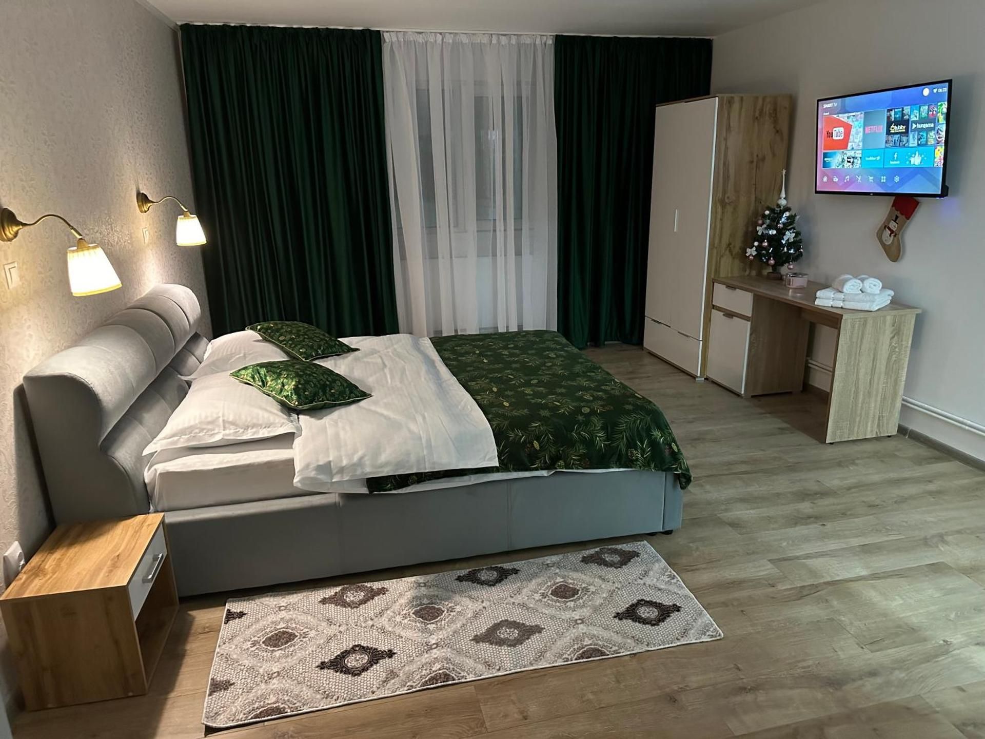 Deluxe Studio