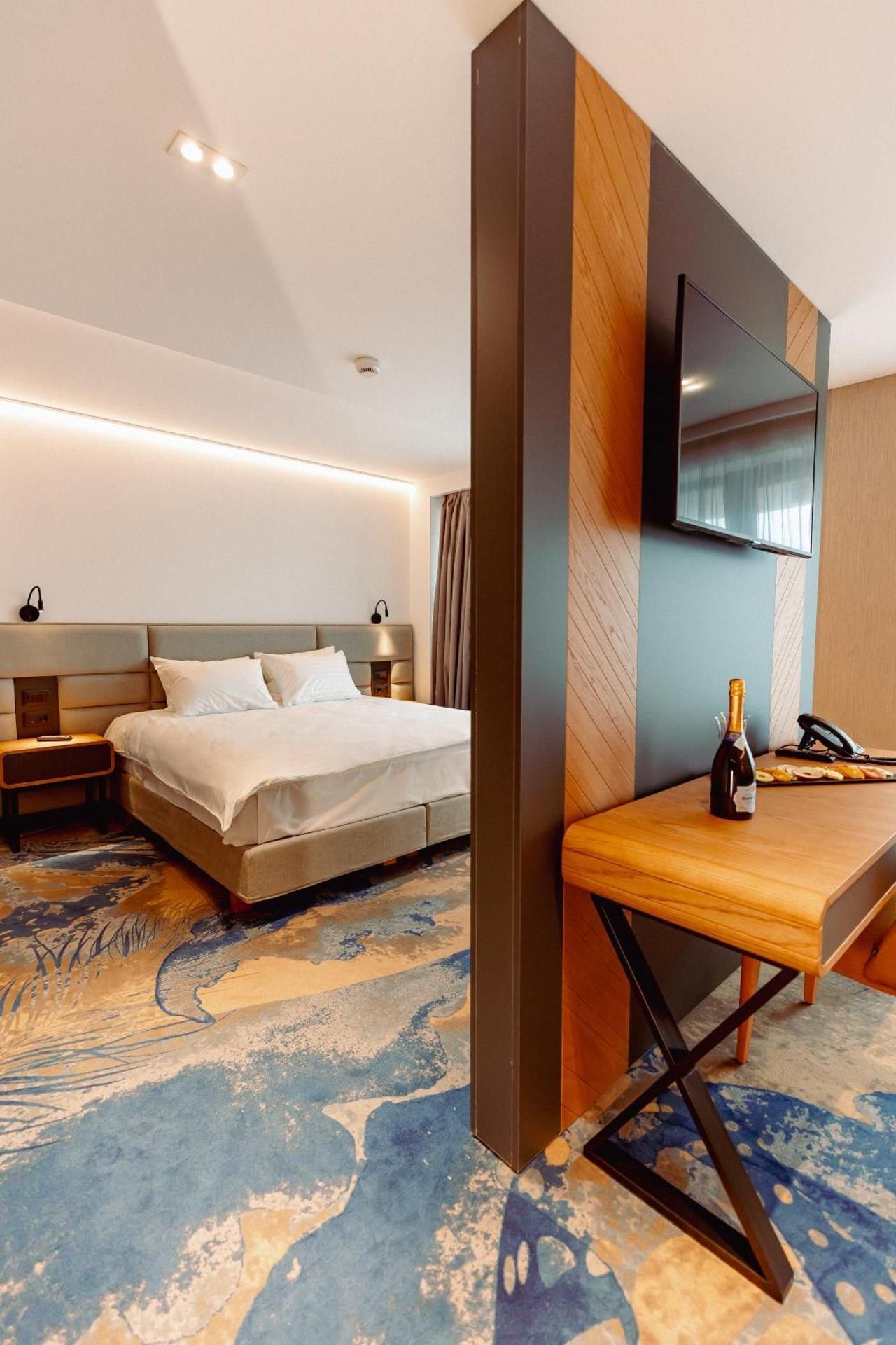Alexandrion Experience  Princess Suite with City View and free swimming pool access