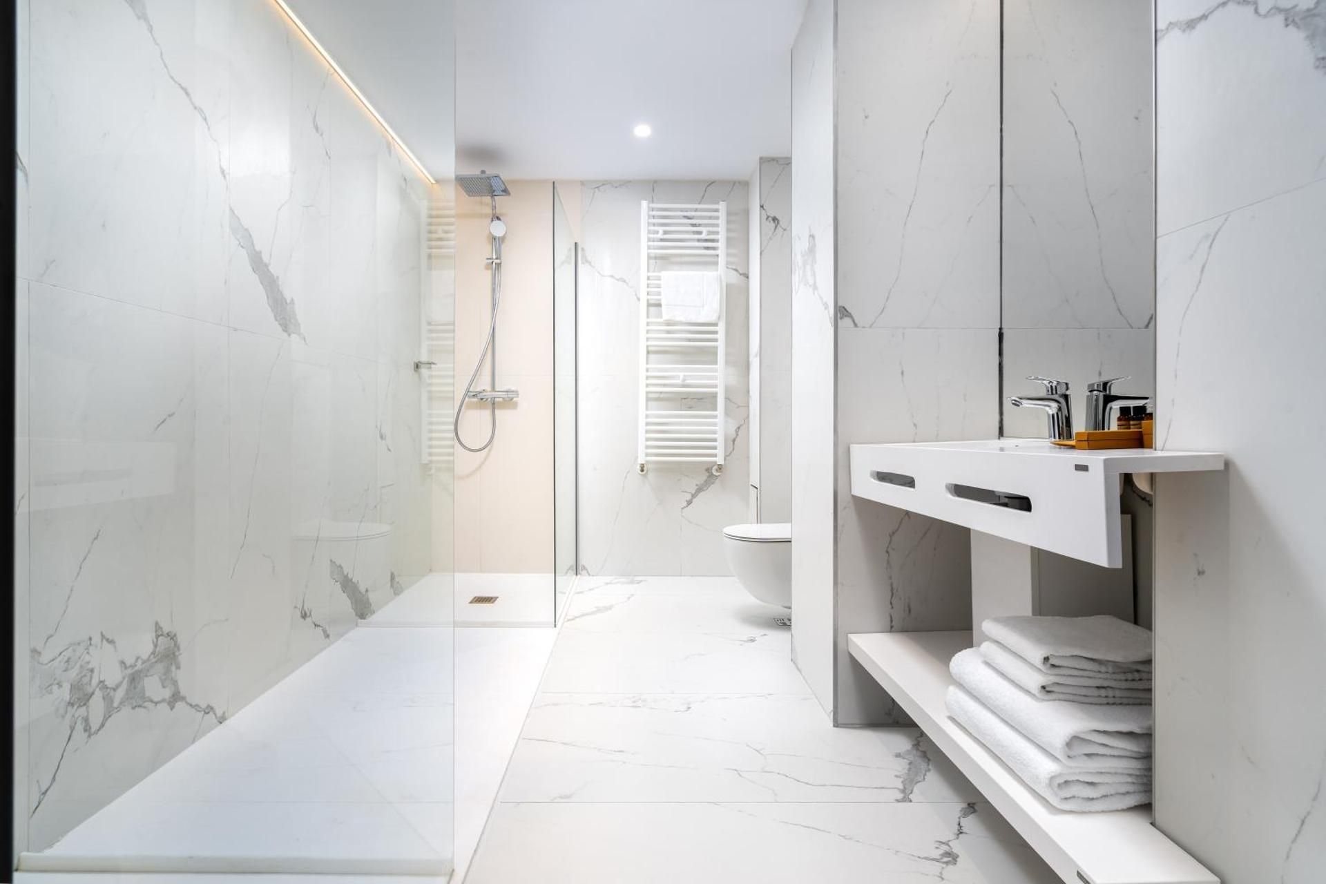 Alexandrion Experience  Princess Suite with City View and free swimming pool access 3