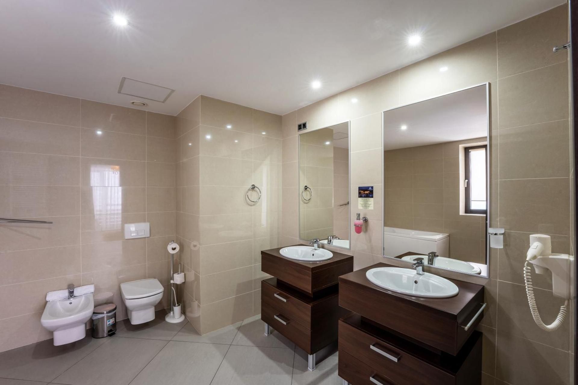 Two-Bedroom Deluxe Apartment