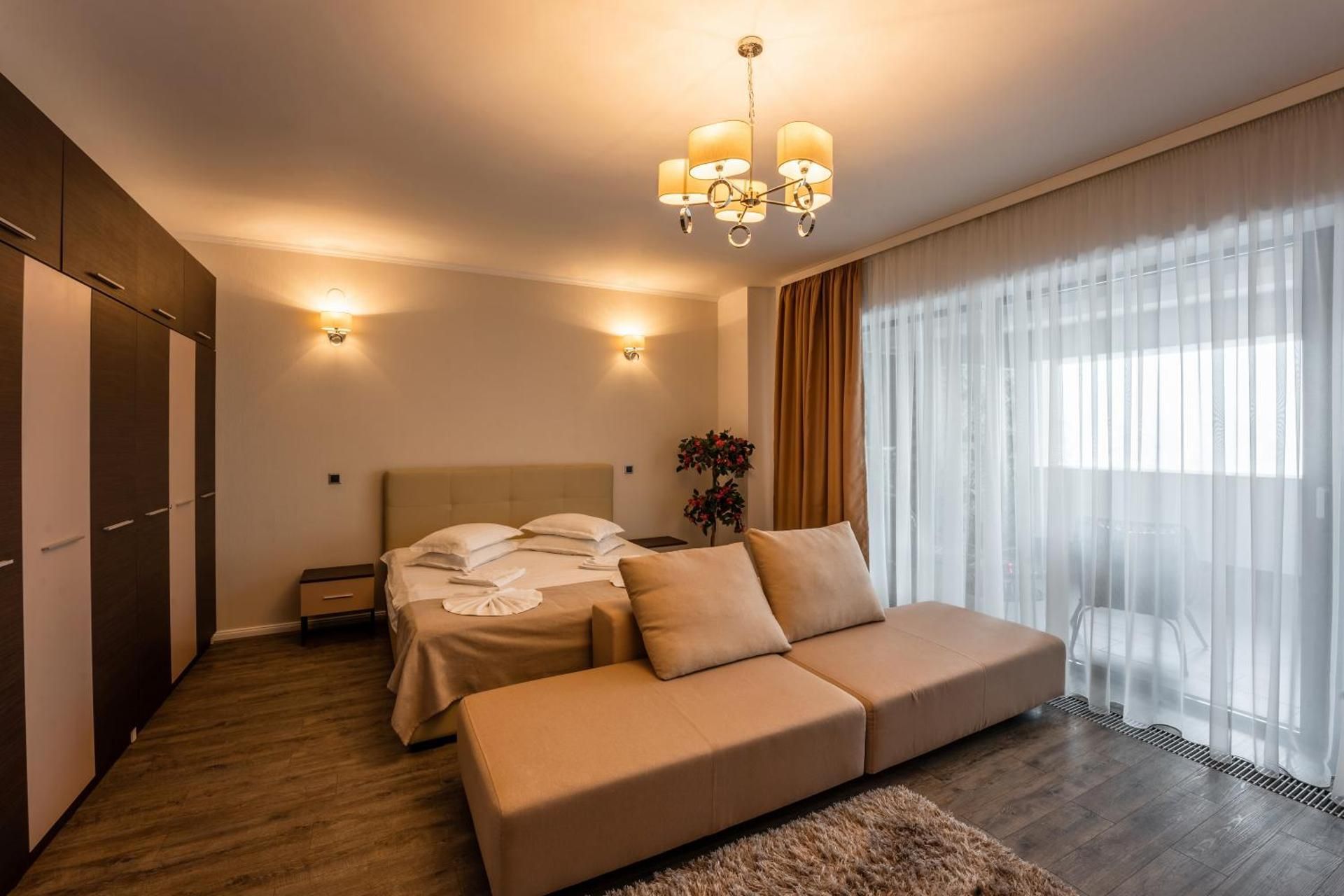 Three-Bedroom Deluxe Apartment
