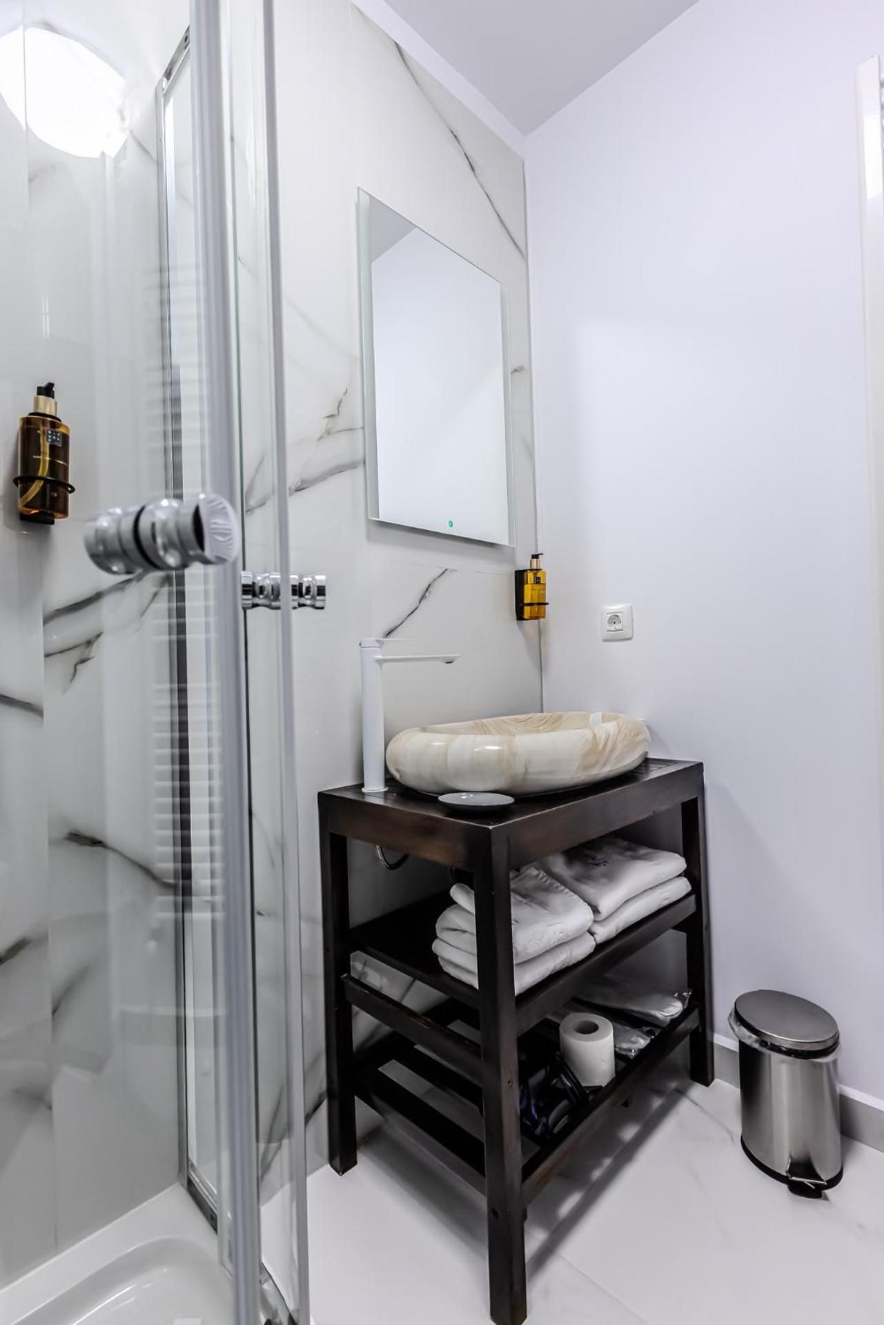 Villa Tom Small Attic Room with Balcony 3