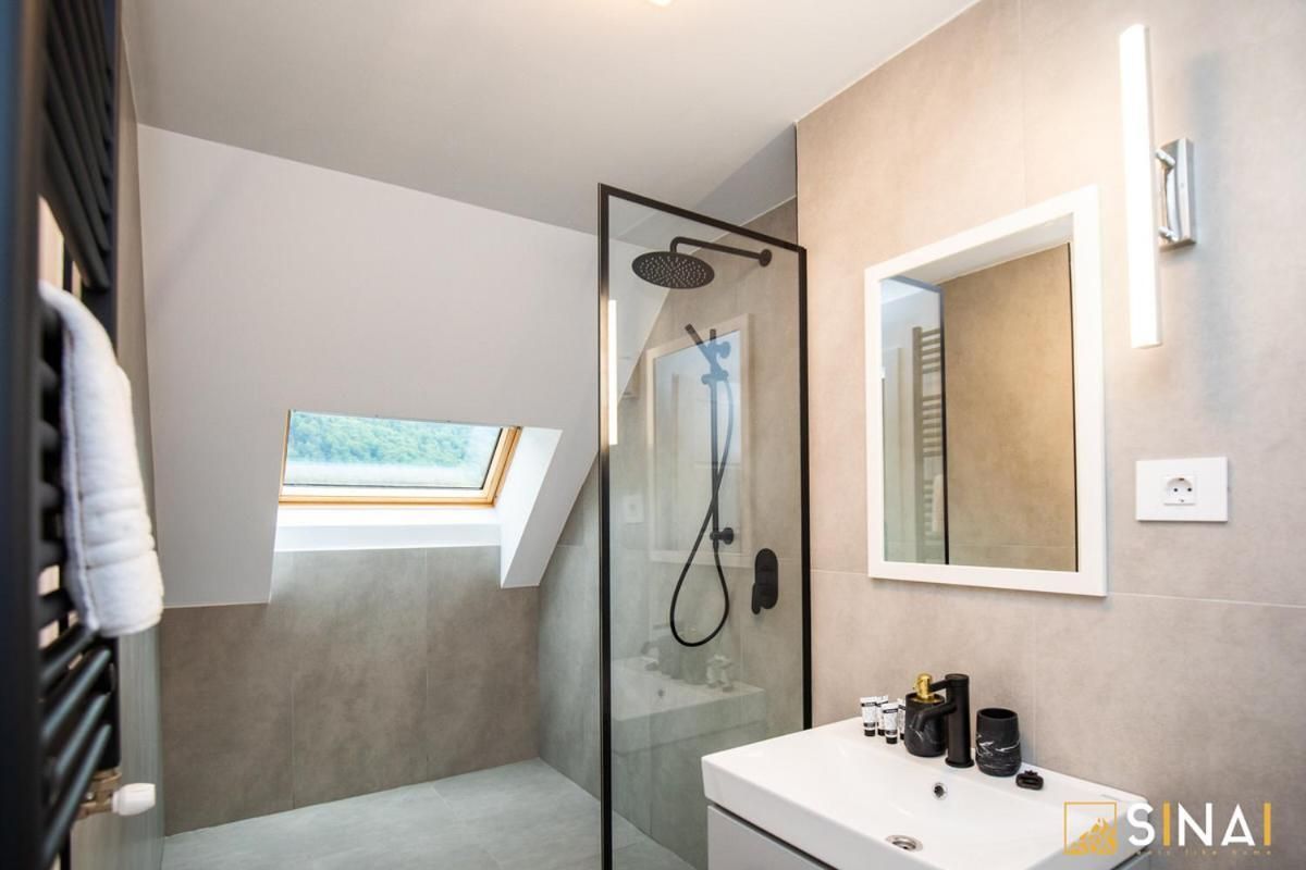 Apartment - Split Level