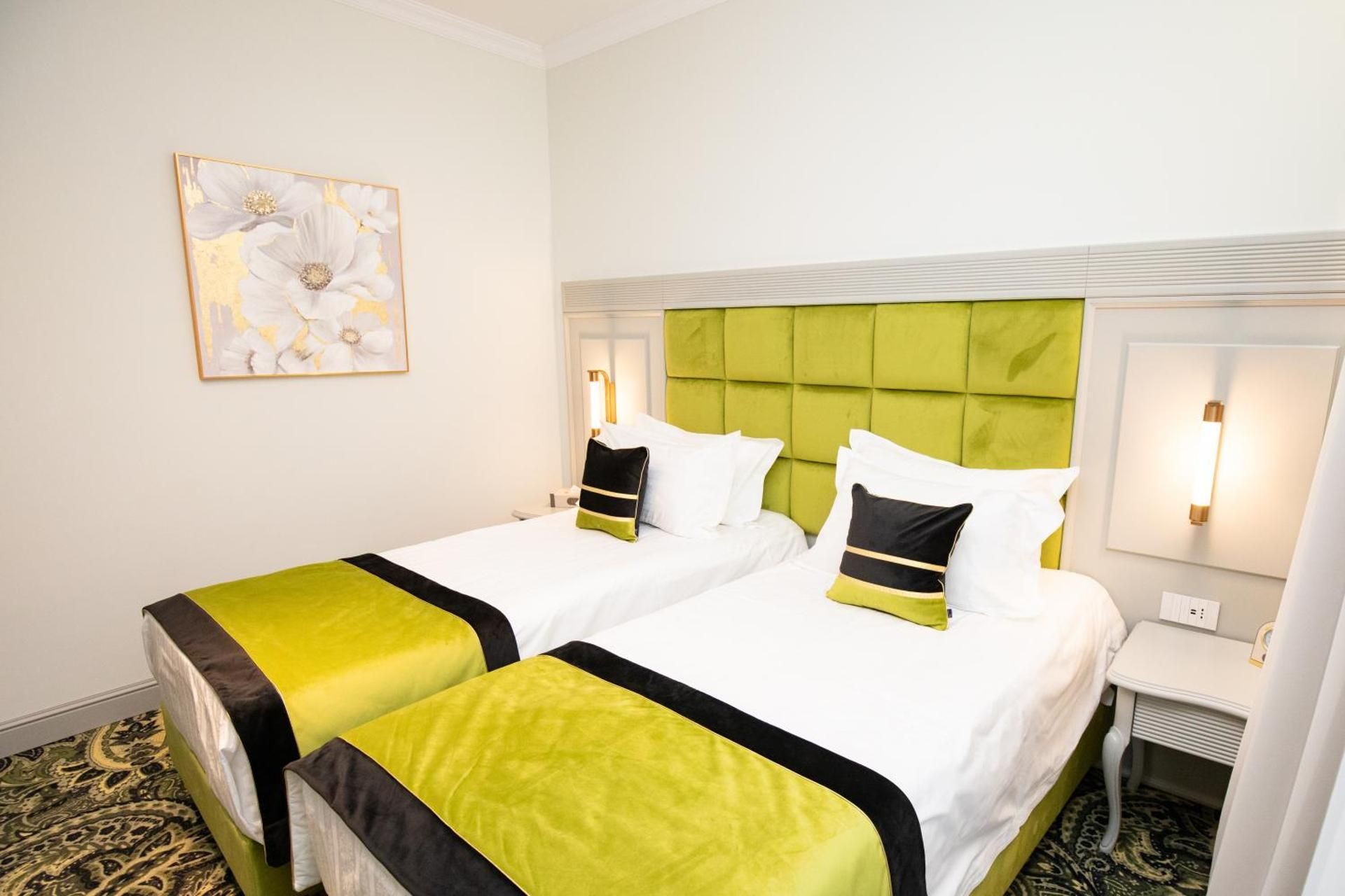 Deluxe King Room with Spa Access