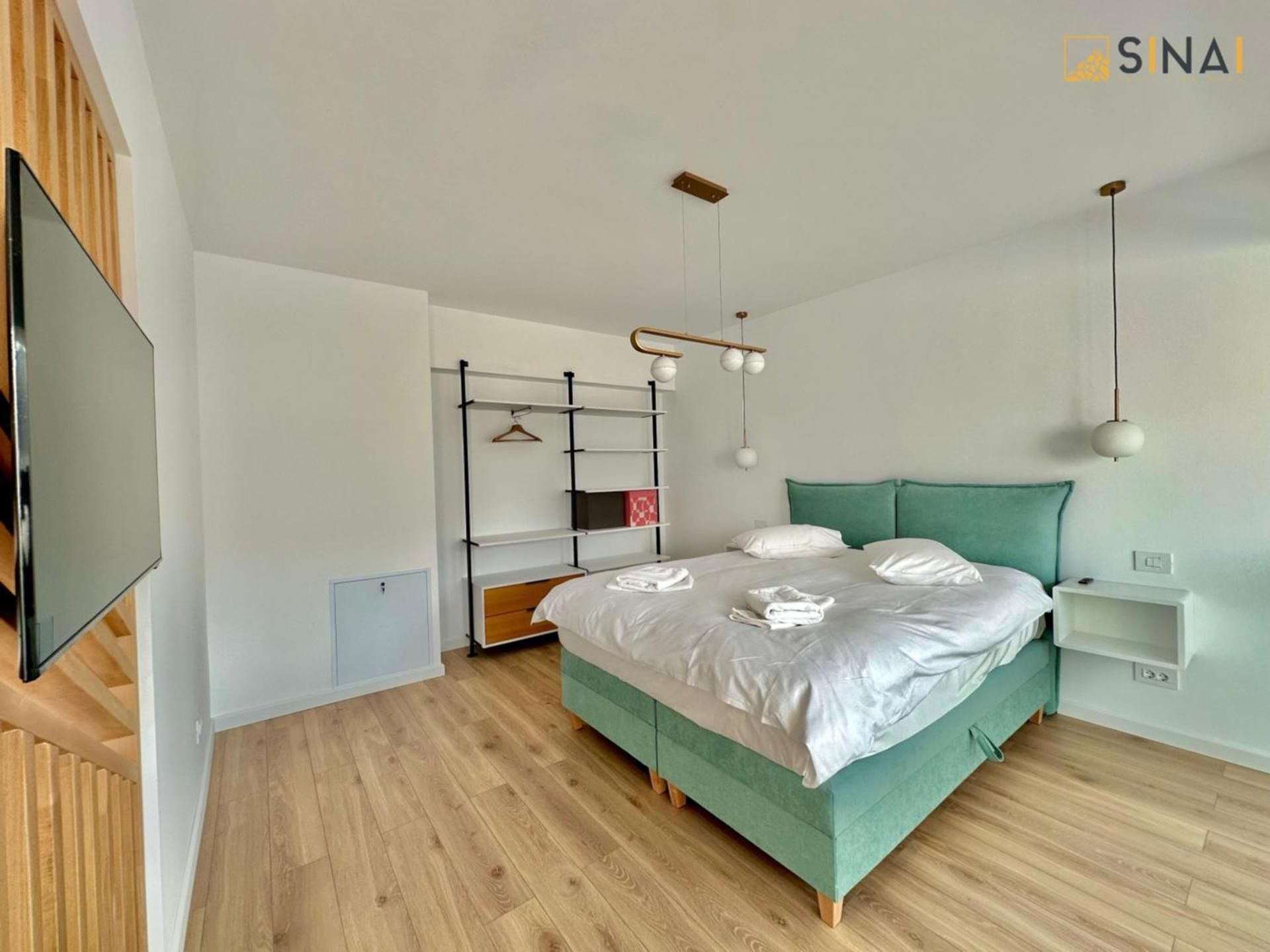Two-Bedroom Apartment with Mountain View