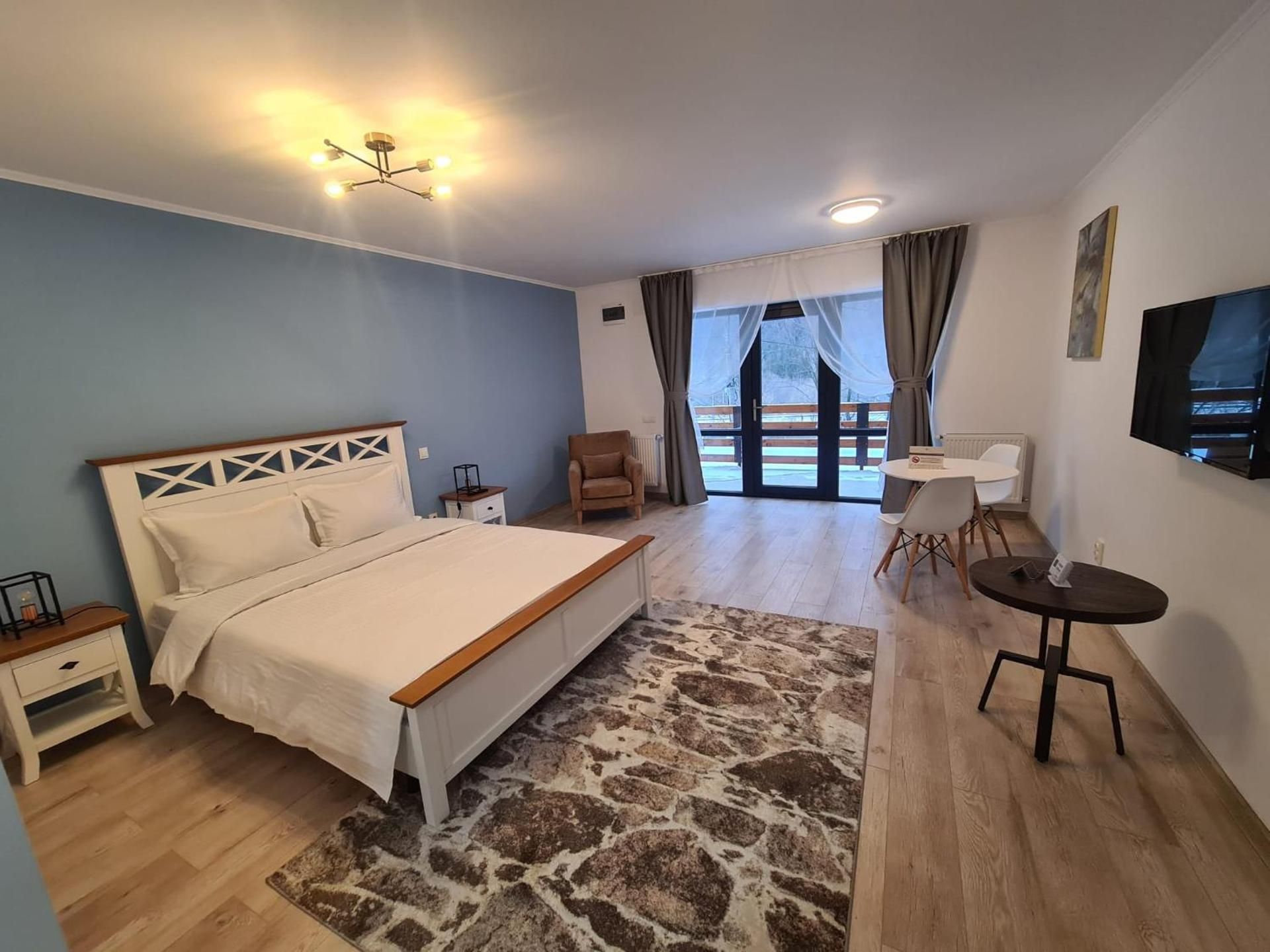 Double Room with Mountain View