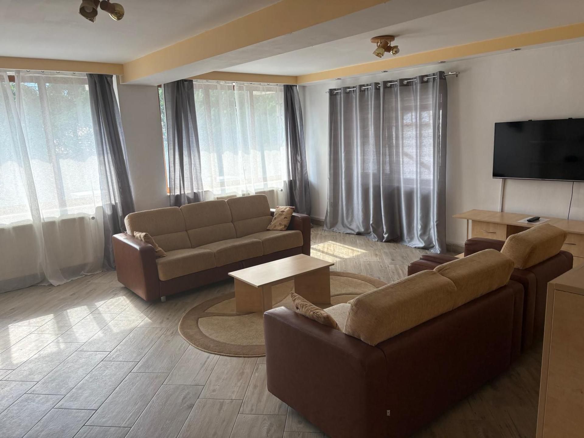 Deluxe Queen Studio 