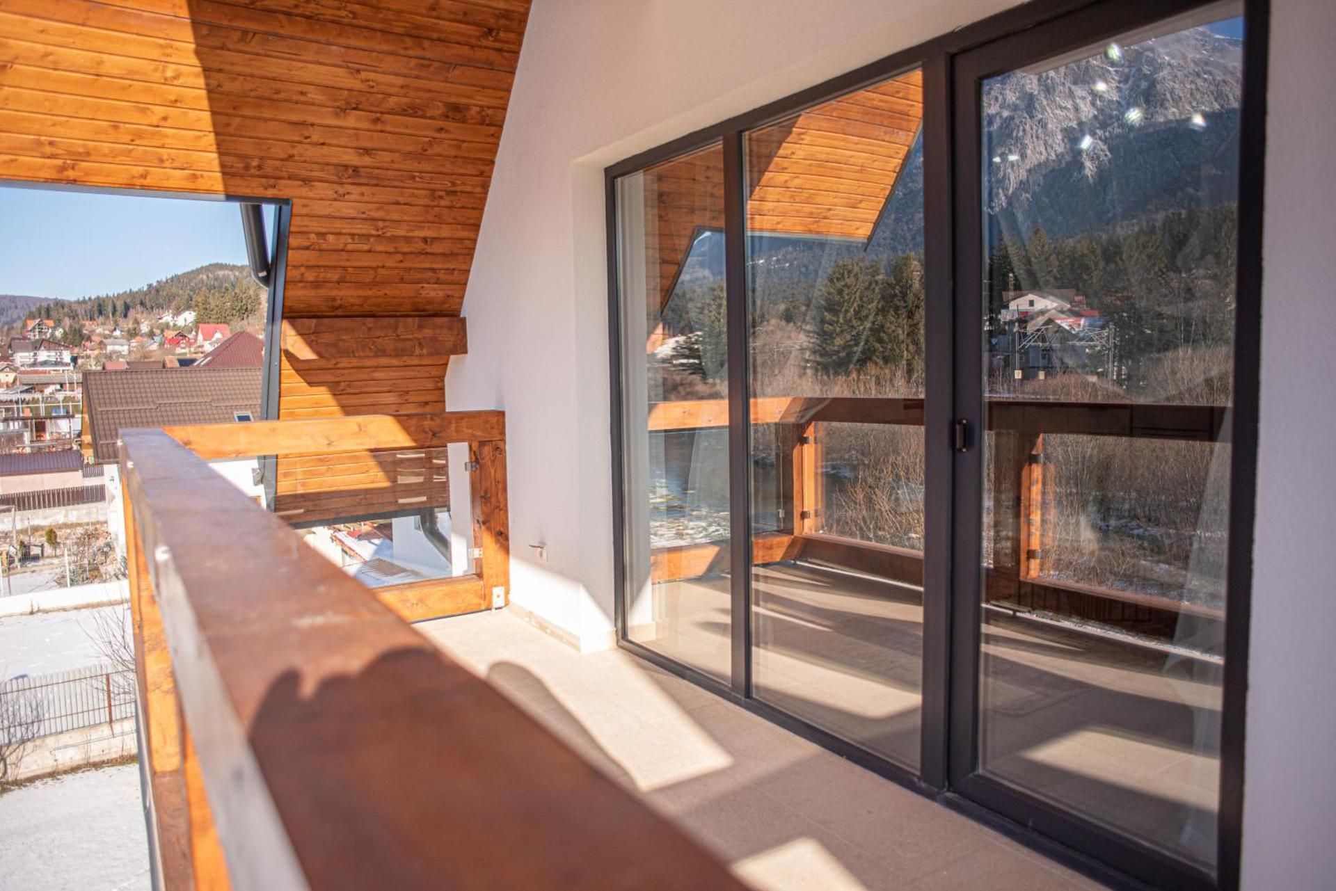 Suite with Mountain View
