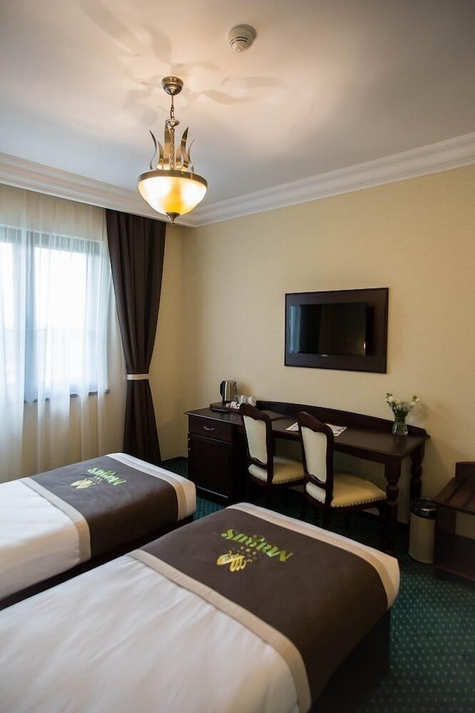 Magus Hotel Deluxe Twin Room 2