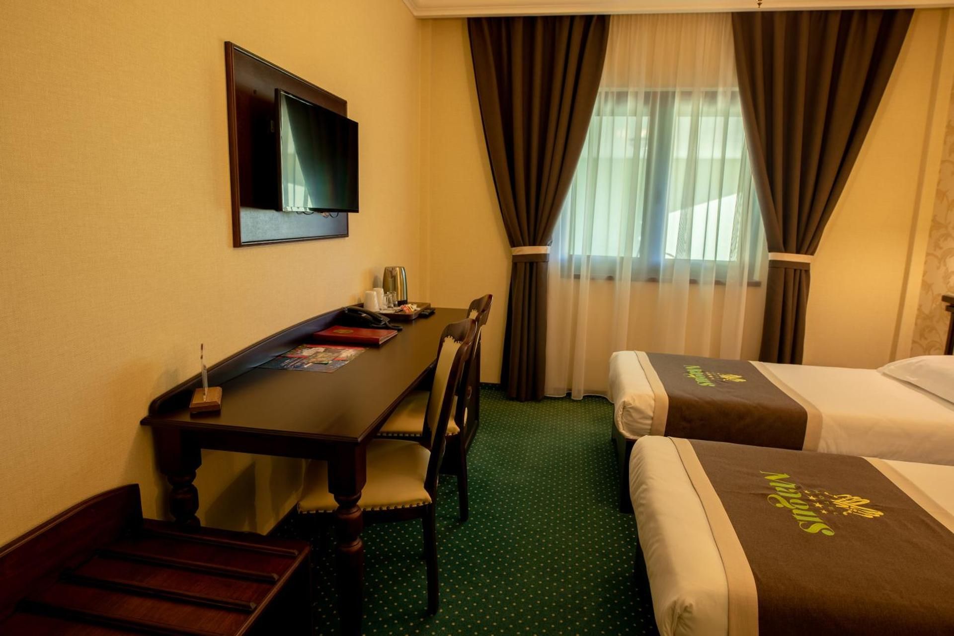 Magus Hotel Deluxe Twin Room 5