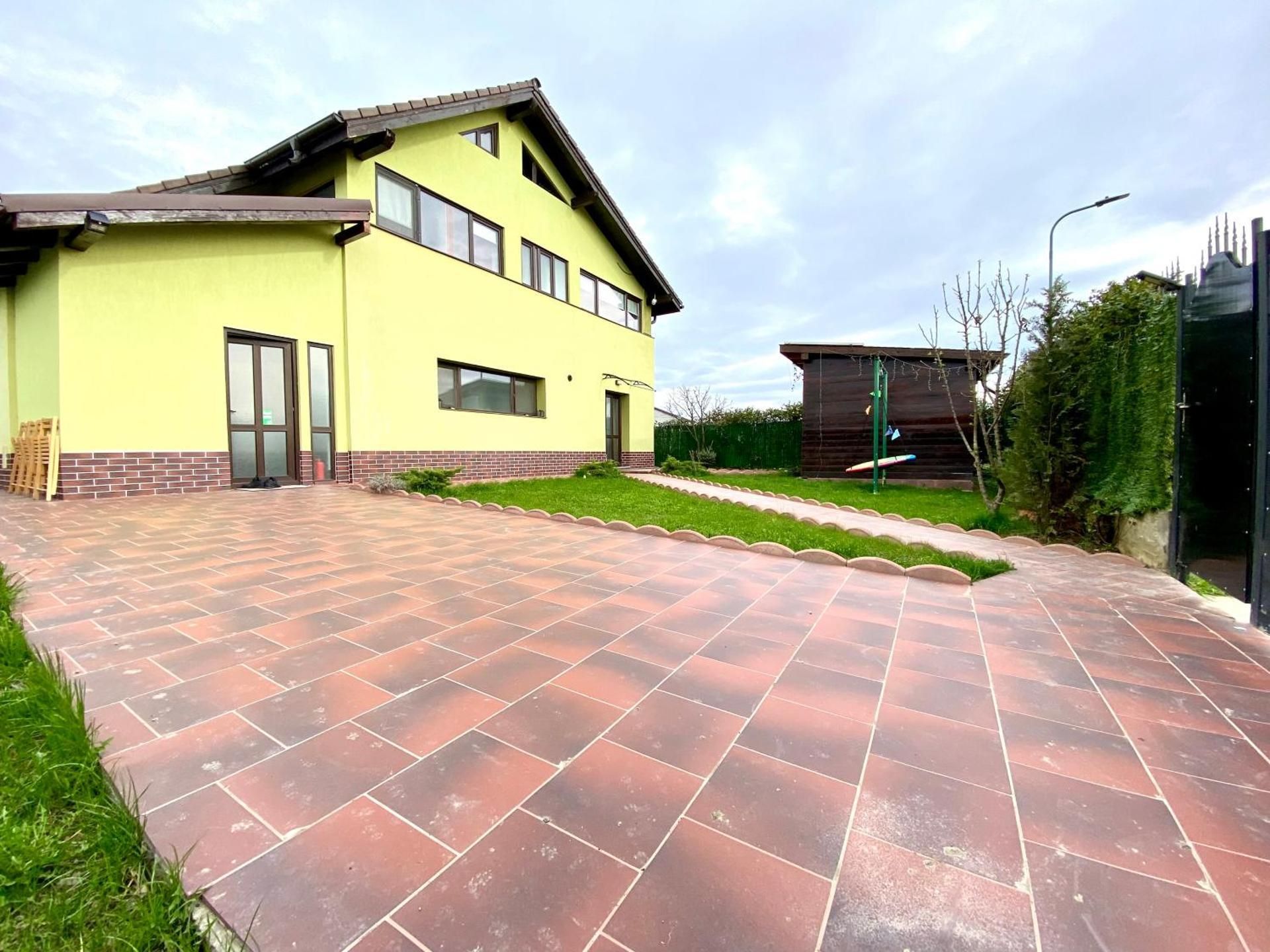 Vila Suveranii