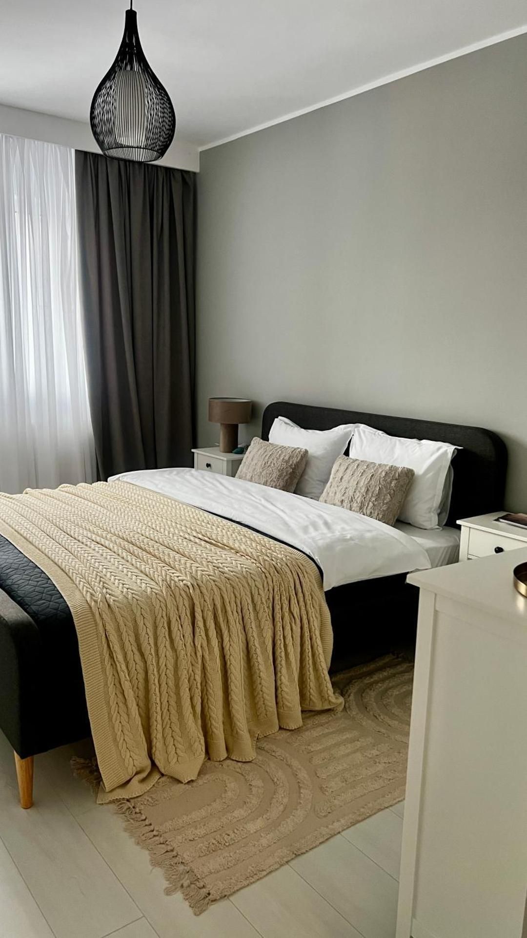 One-Bedroom Apartment with Balcony and Mountain View