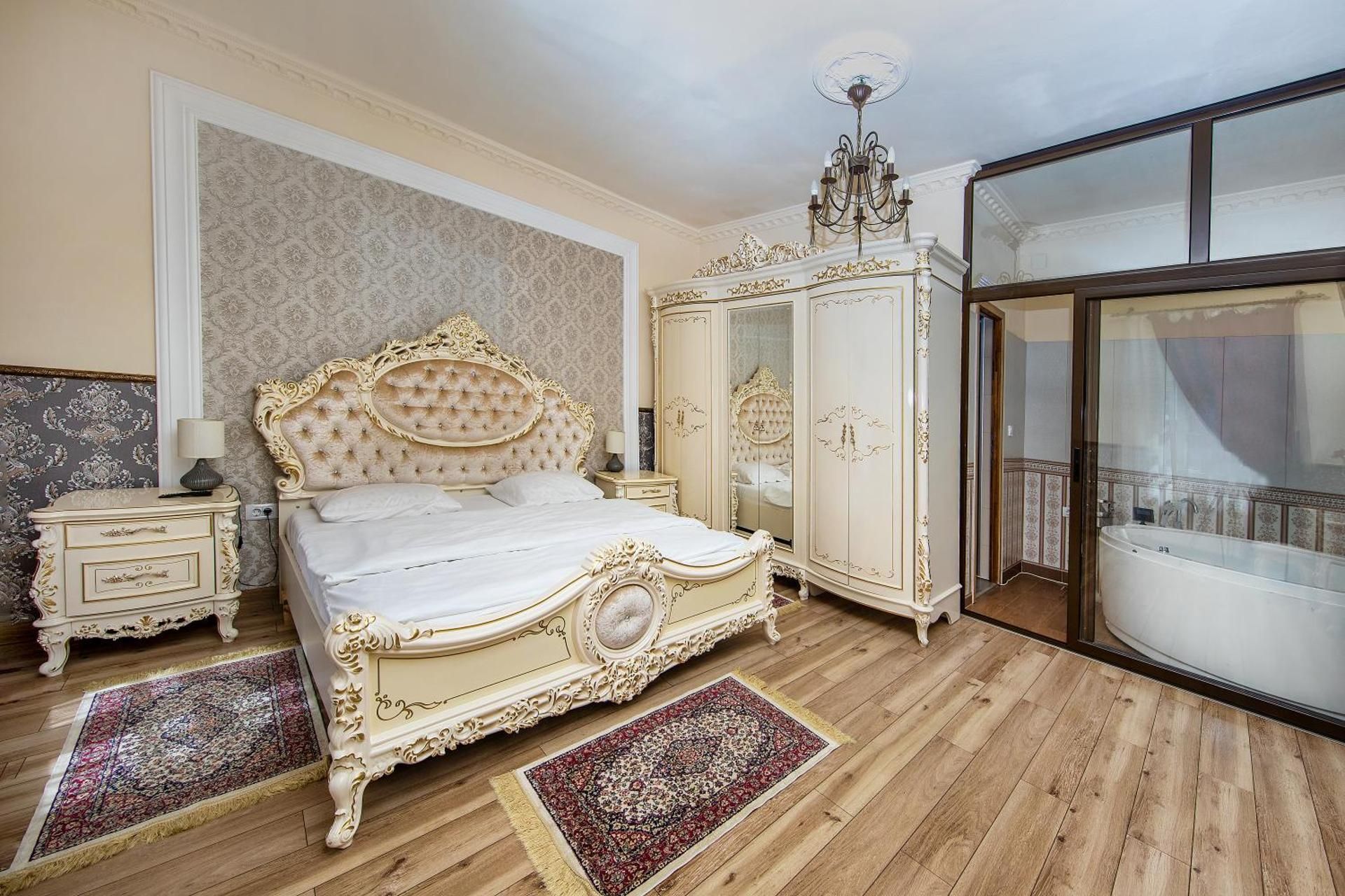 Deluxe Studio with Spa Bath