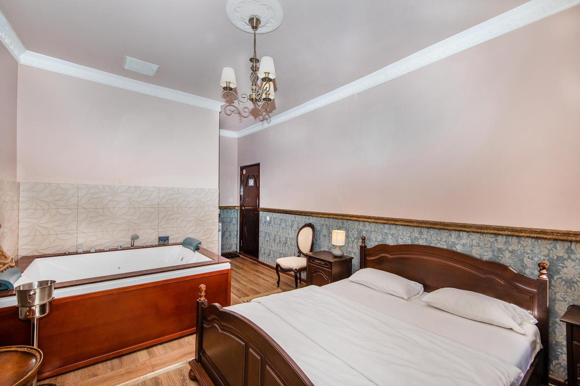Deluxe Double Room with Bath