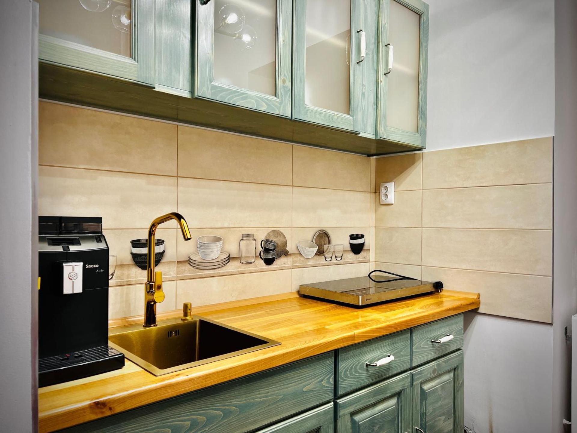 DELUXE APARTMENT