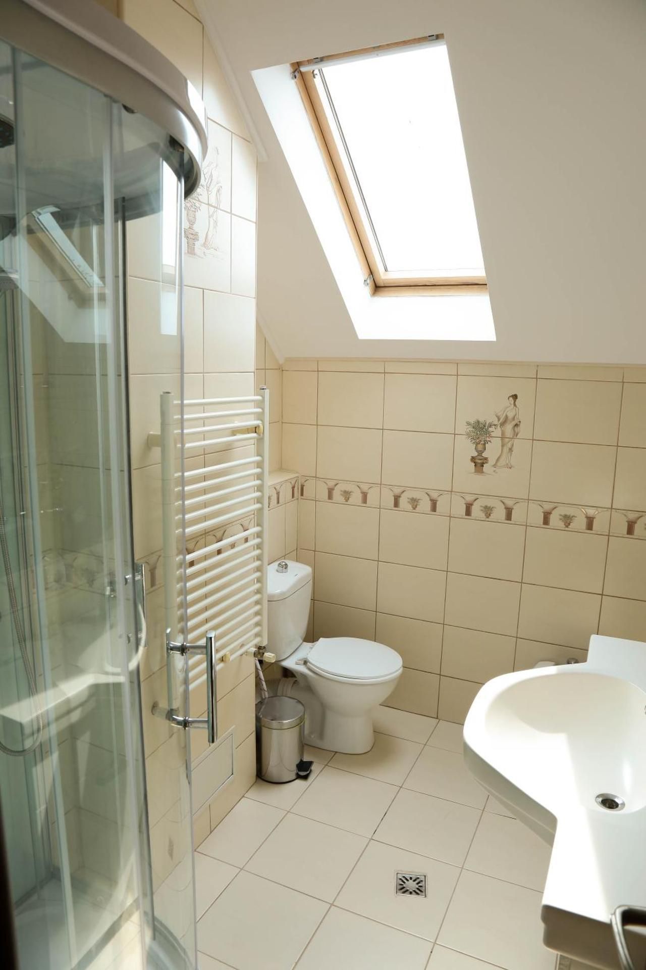 Deluxe Suite with Sauna & Jacuzzi