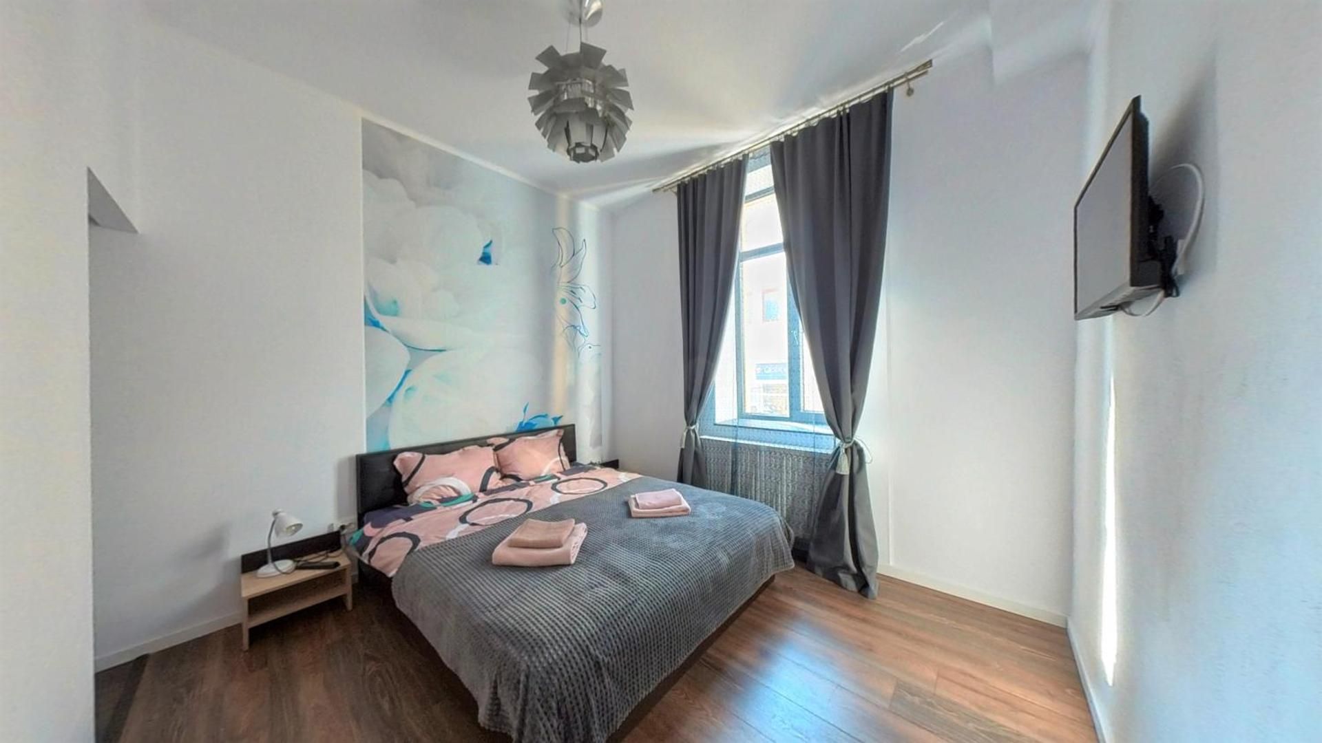 One-Bedroom Apartment 2