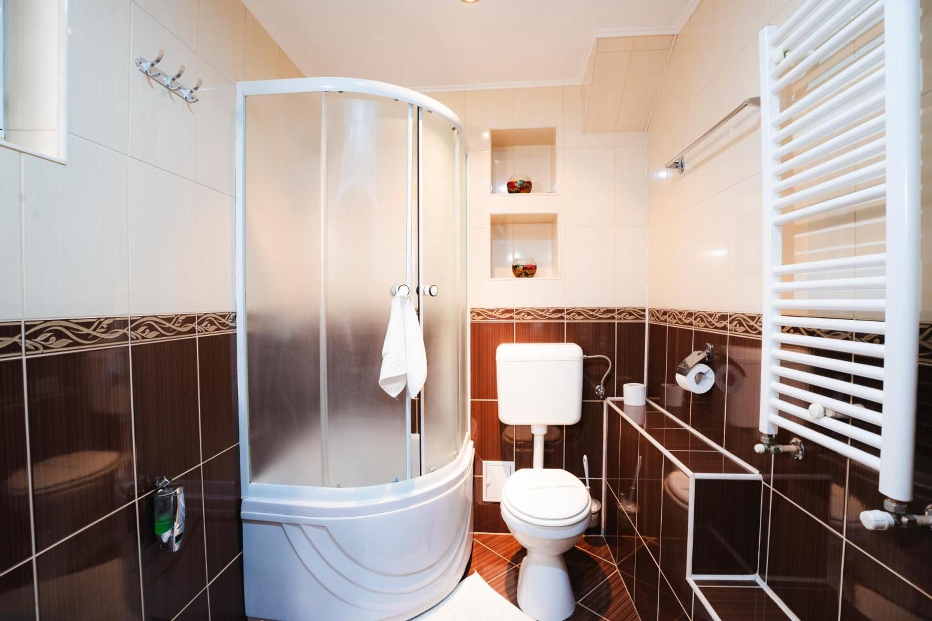 Natural Palace Superior King Room 3