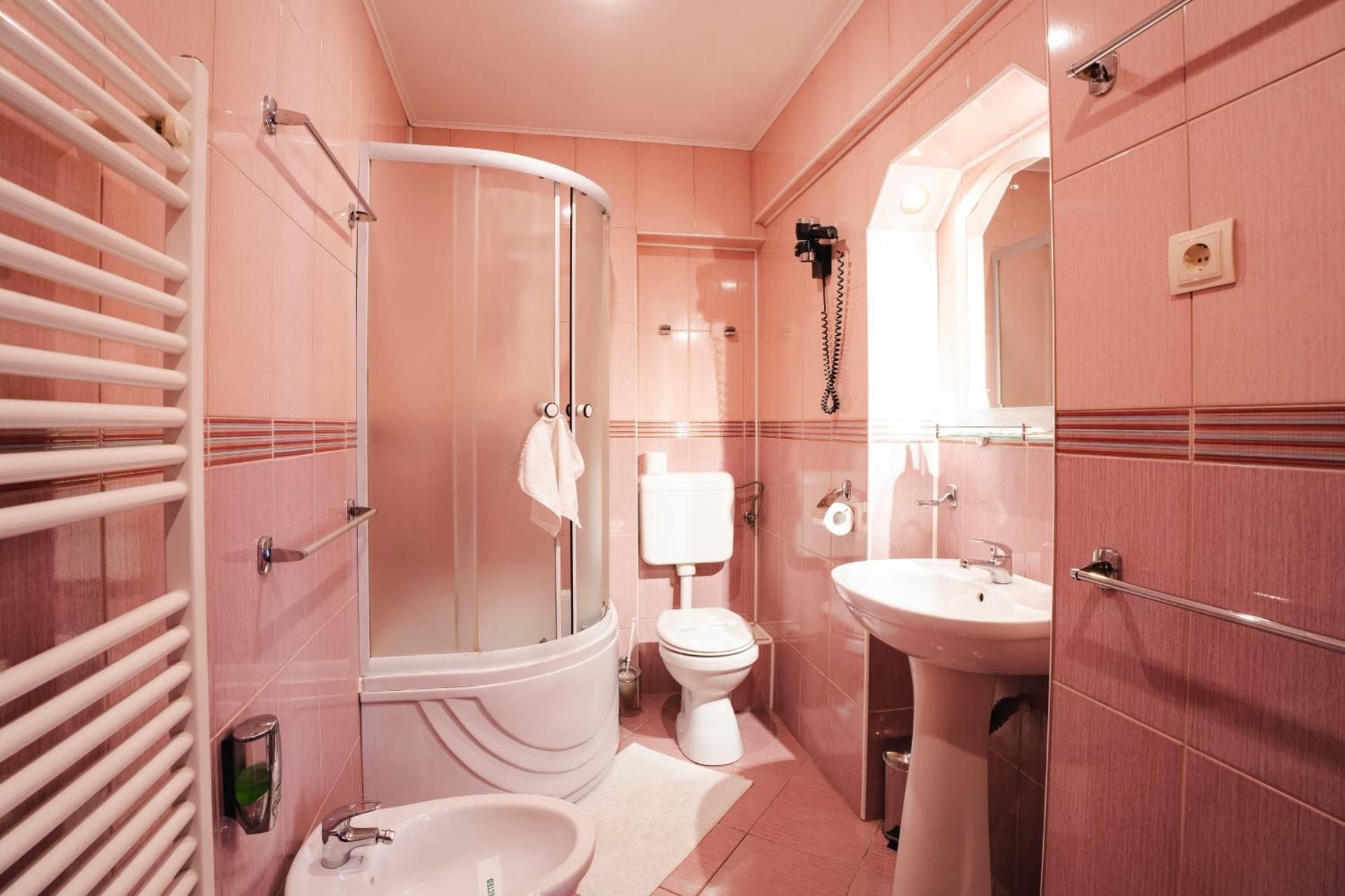 Natural Palace Deluxe Family Suite 3