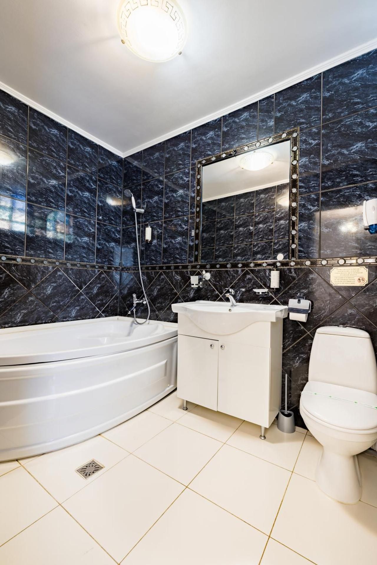 Casa Monte Verde Family Room 3