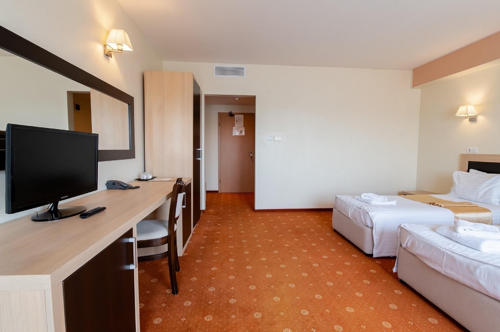 Hotel Oxford Inn&Suites  Classic Double or Twin 3