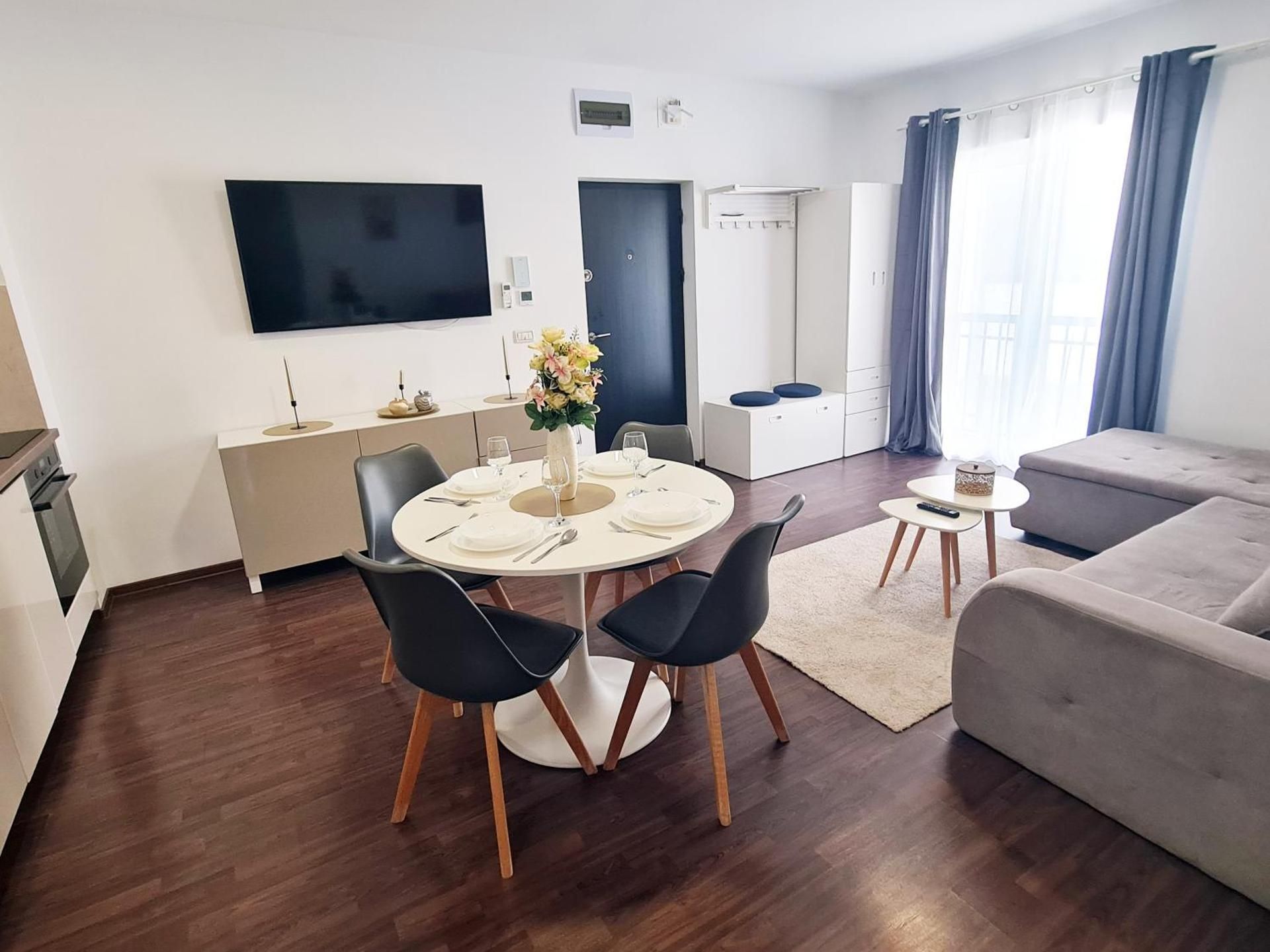 One-Bedroom Premier Apartment