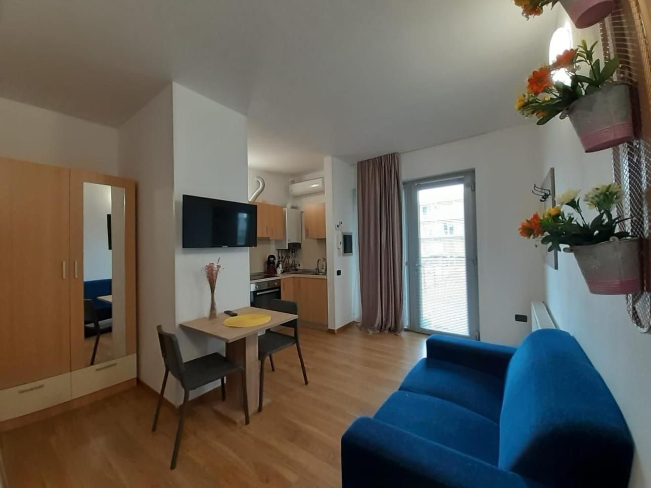 Studio Apartment