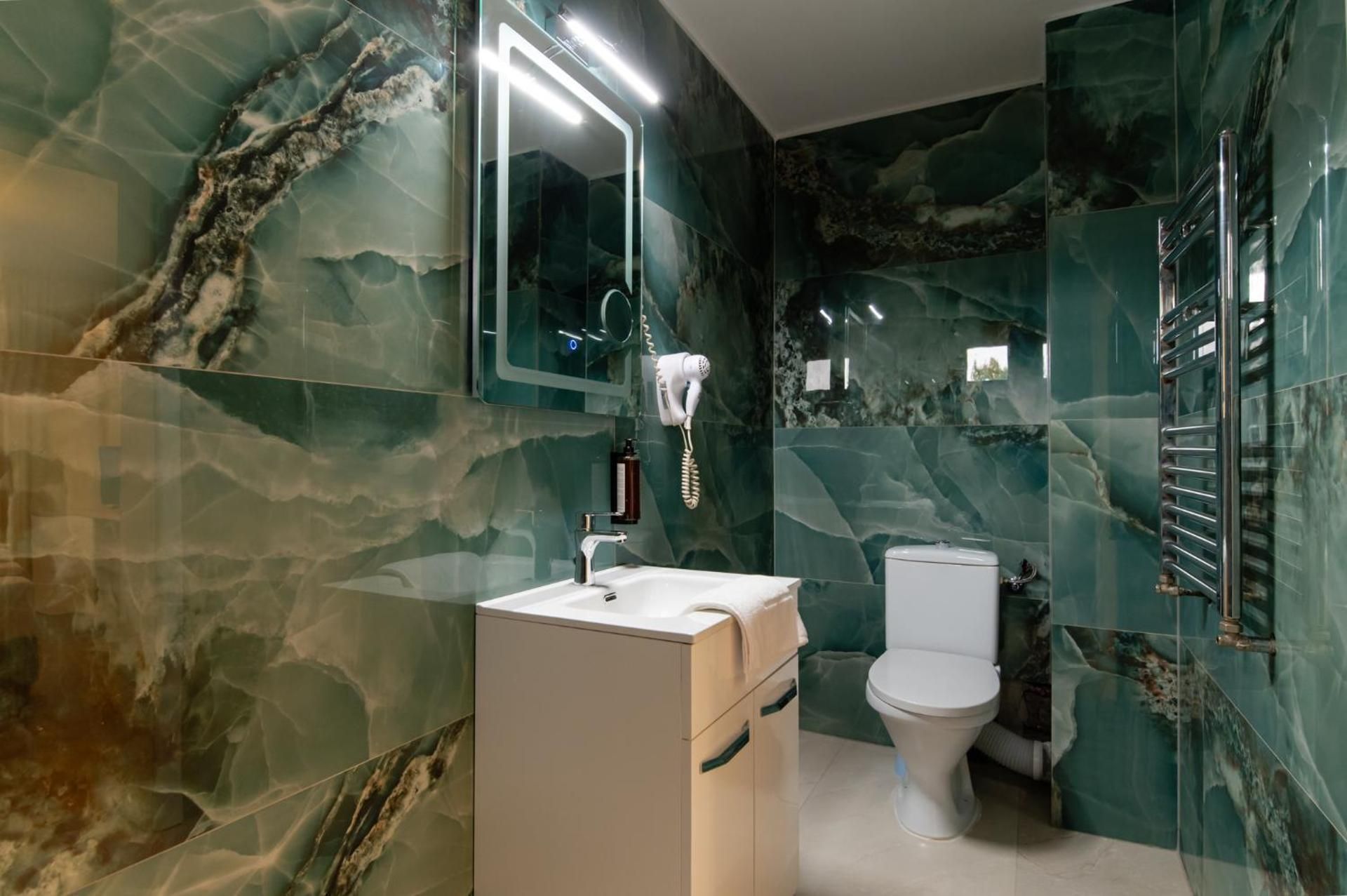 Hotel Royal Plaza By TimHotels Two-Bedroom Superior Apartment 2