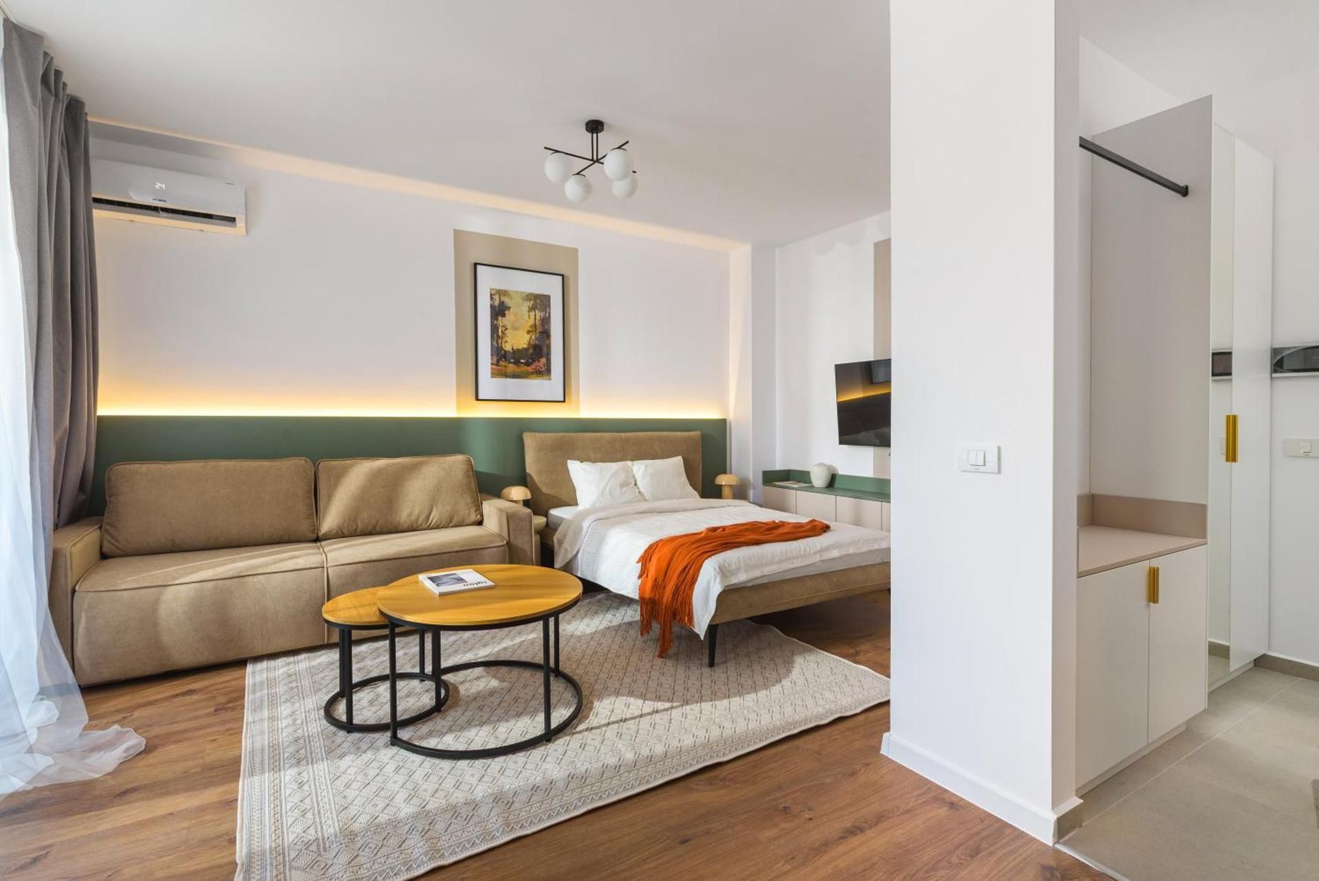 Deluxe One-Bedroom Apartment with Garden View