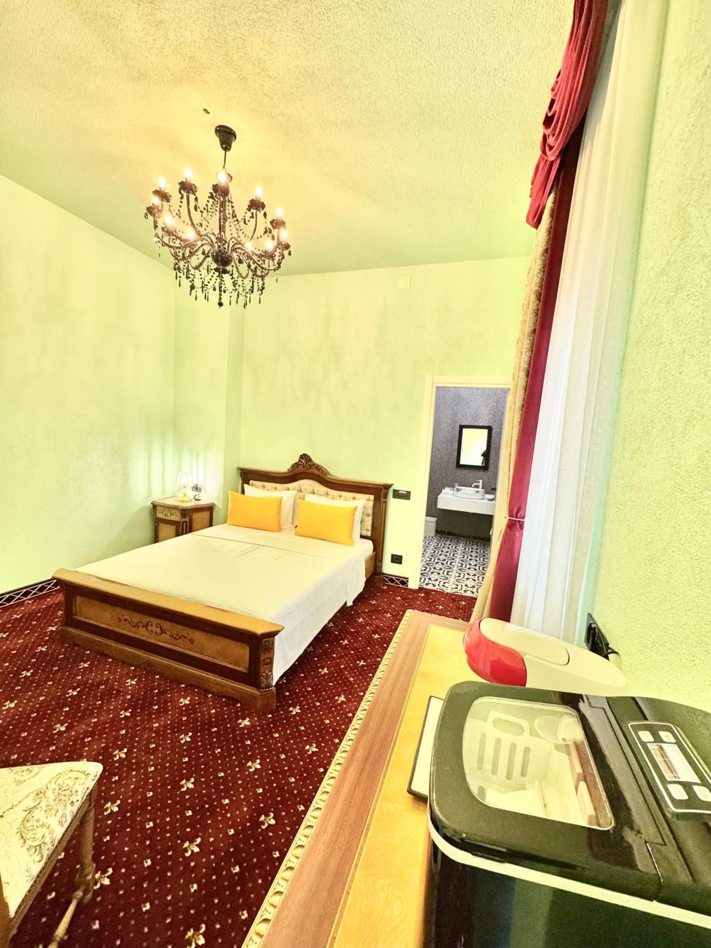 Queen Room with Balcony