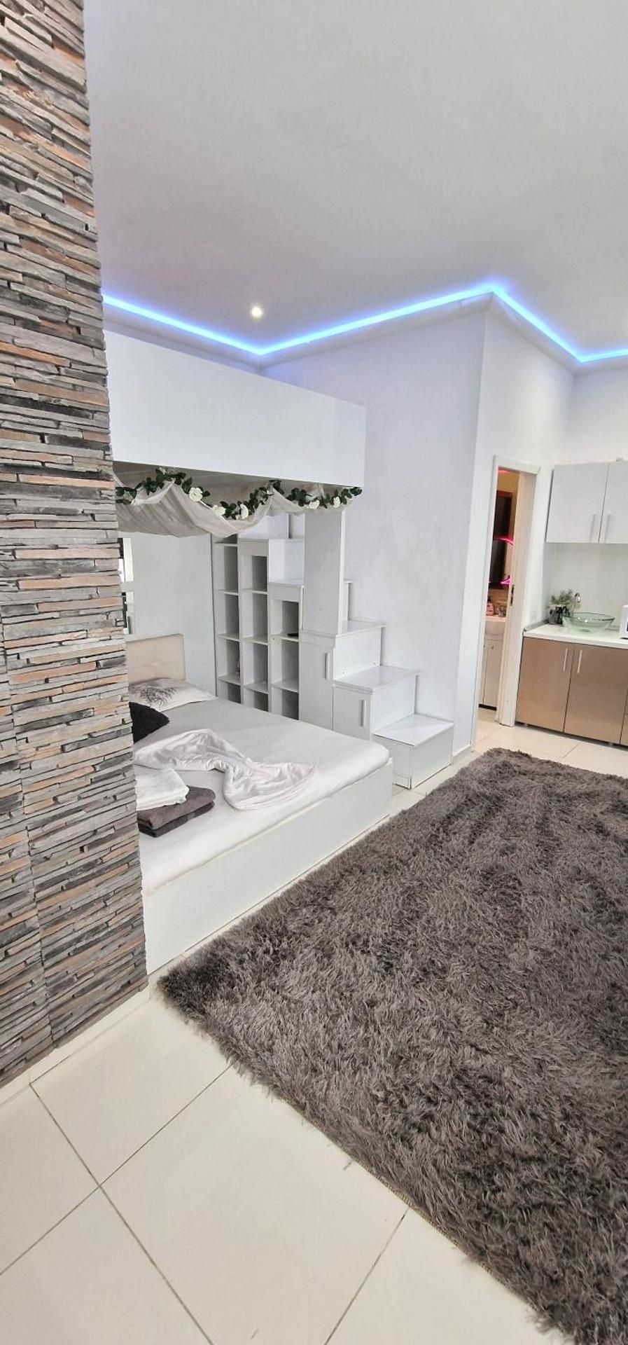 Studio - Split Level