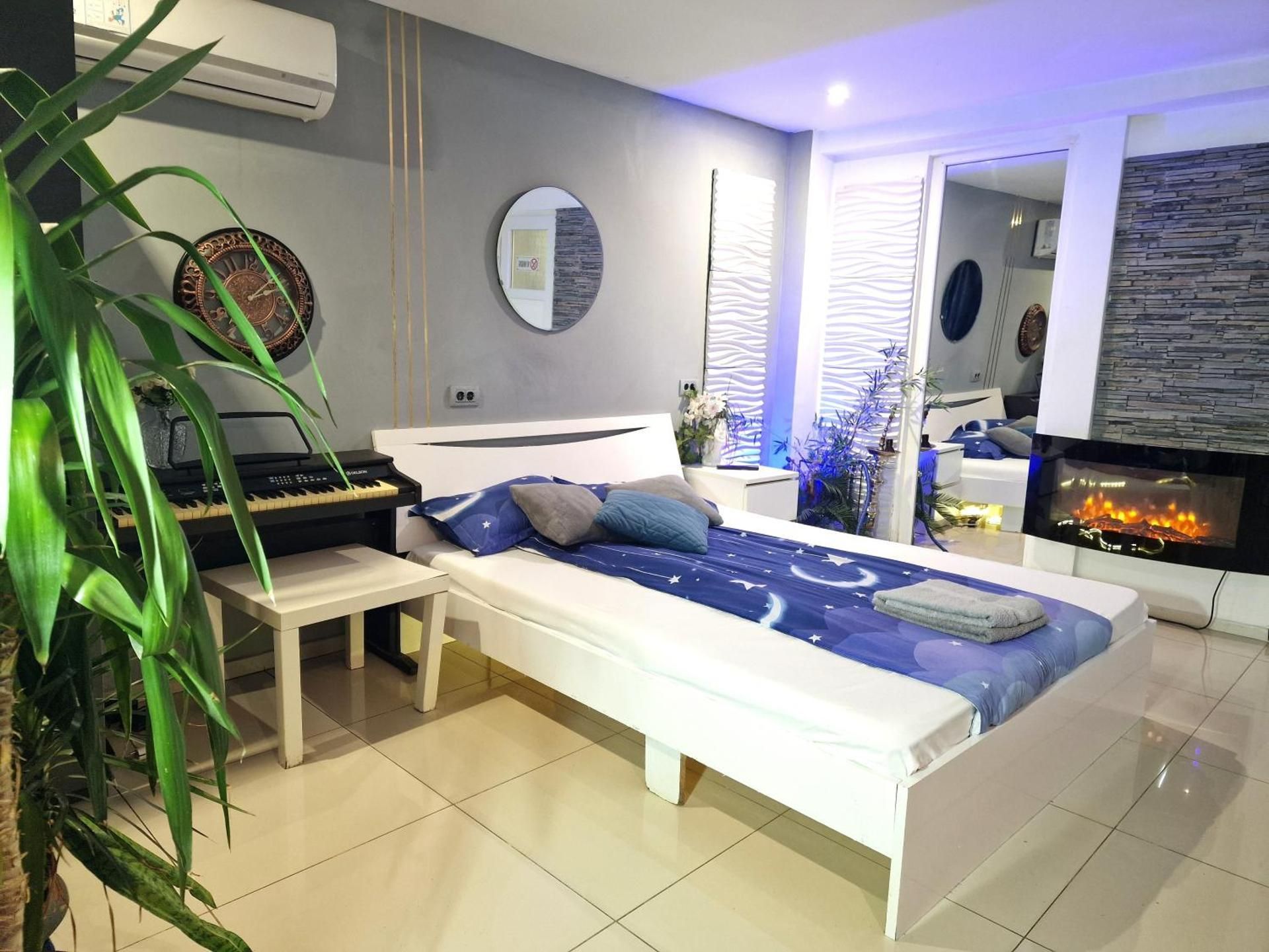 Studio with Terrace