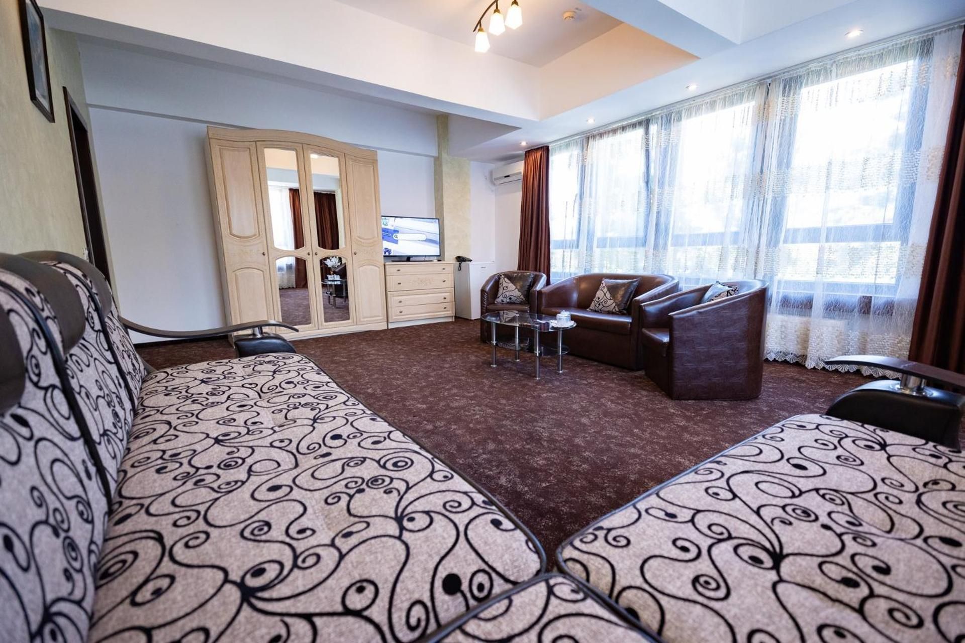 Hotel Restaurant Imperial Deluxe Suite 3