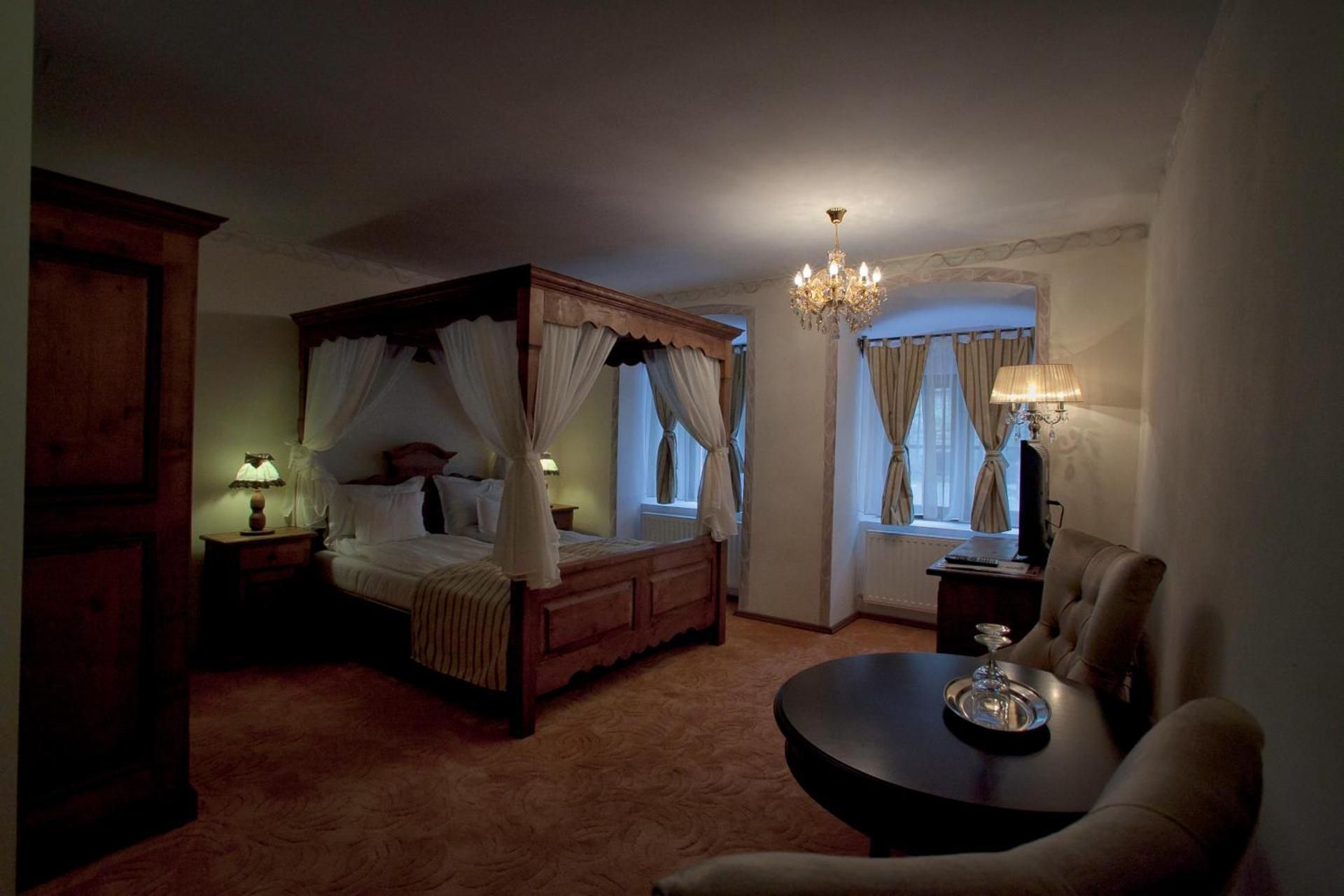 Hotel Villa Franca Deluxe Double Room with Canopy Bed