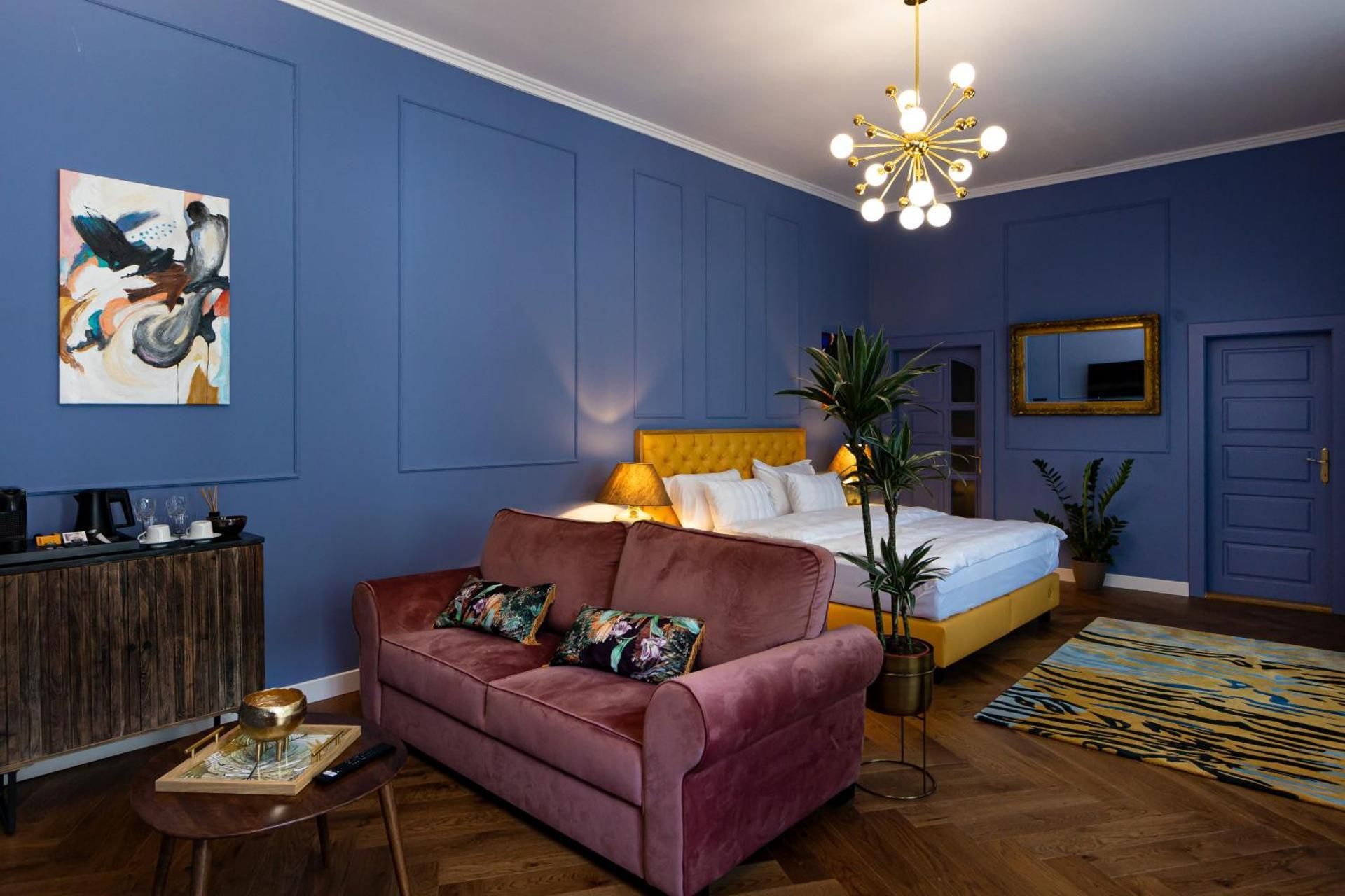 Studio with Sofa Bed