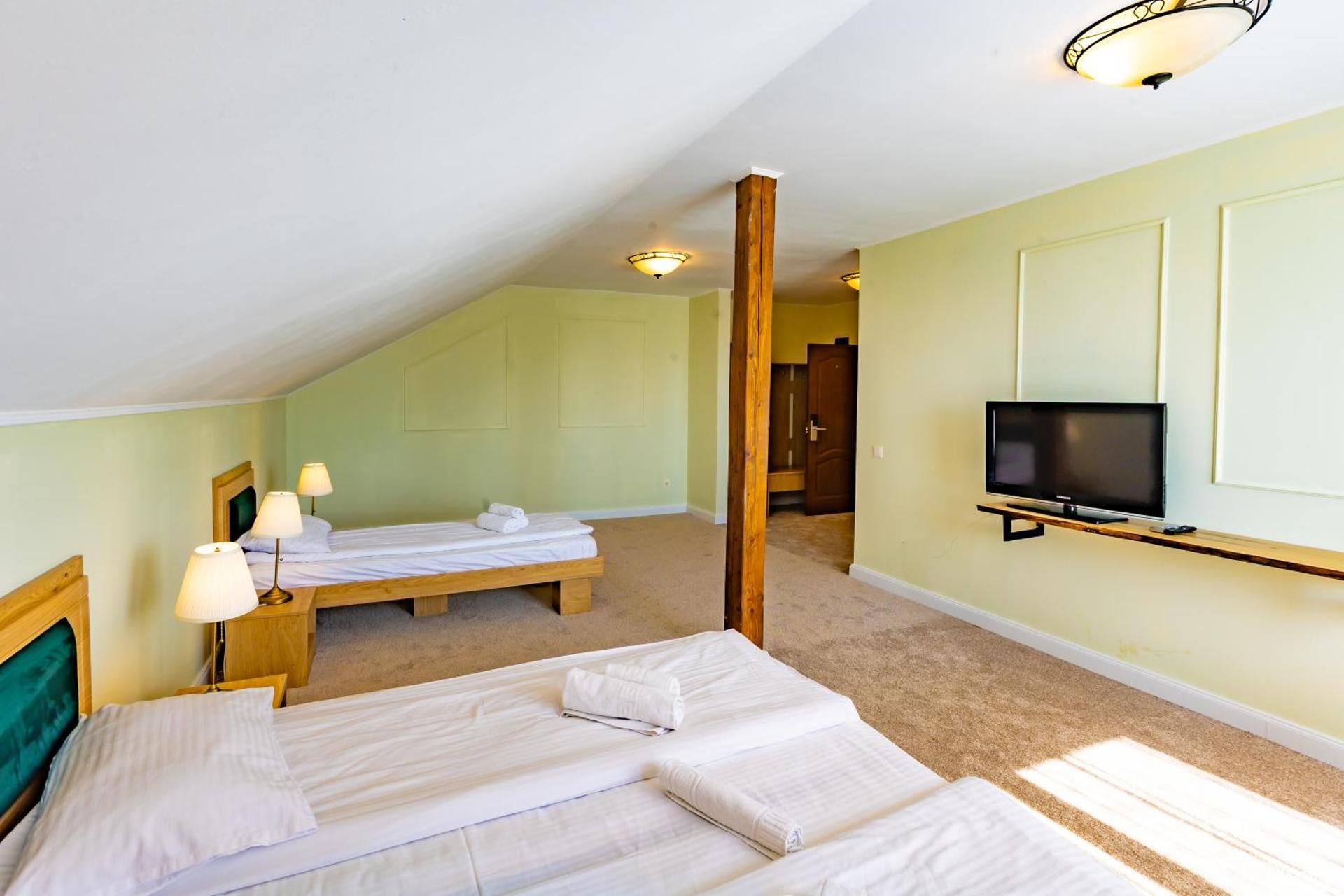 Triple Room with City View
